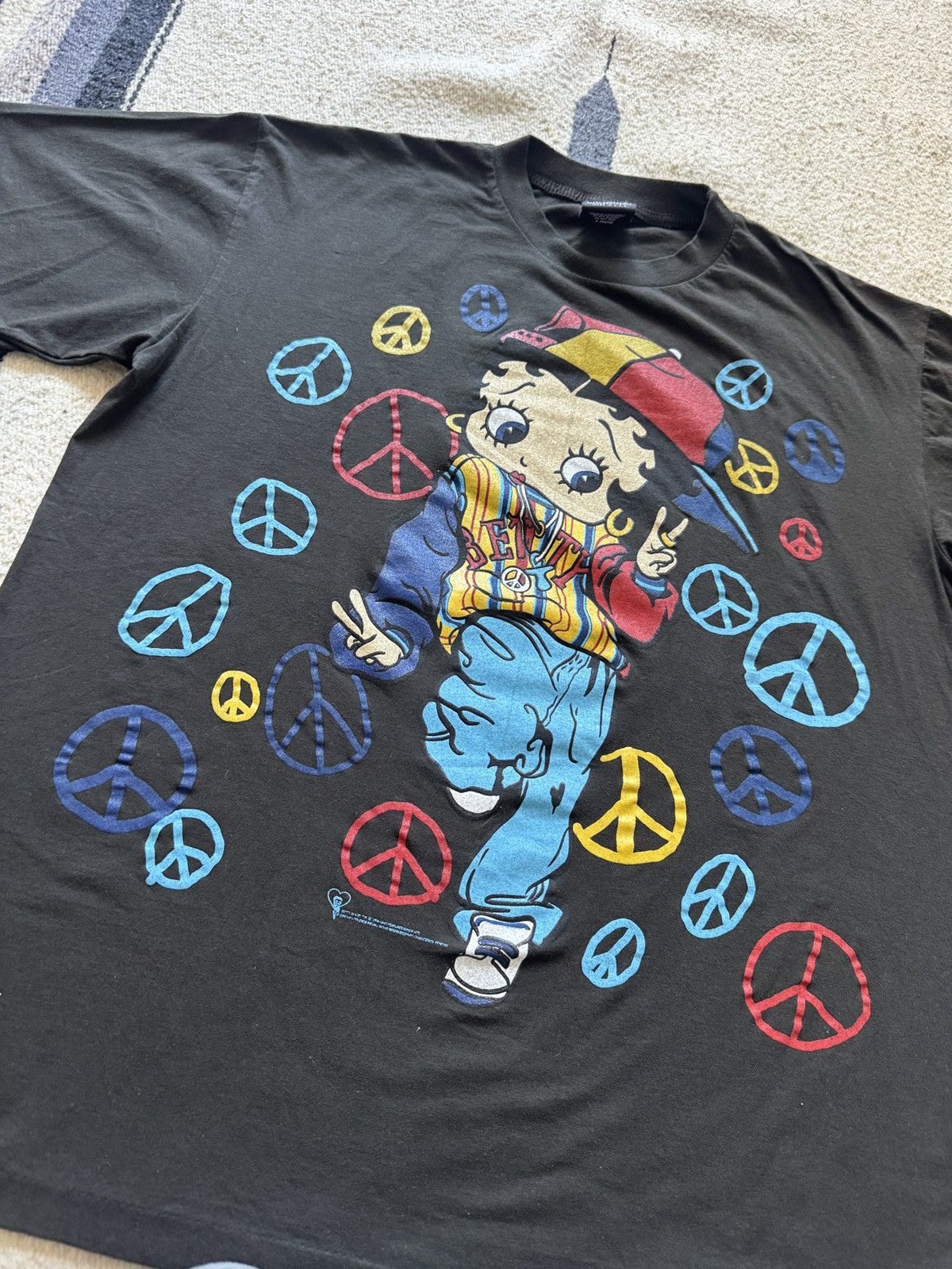 Giant Vintage 90s Betty Boop Hip Hop AOP Peace T-Shirt GIANT XL Size US XL / EU 56 / 4 - 3 Thumbnail