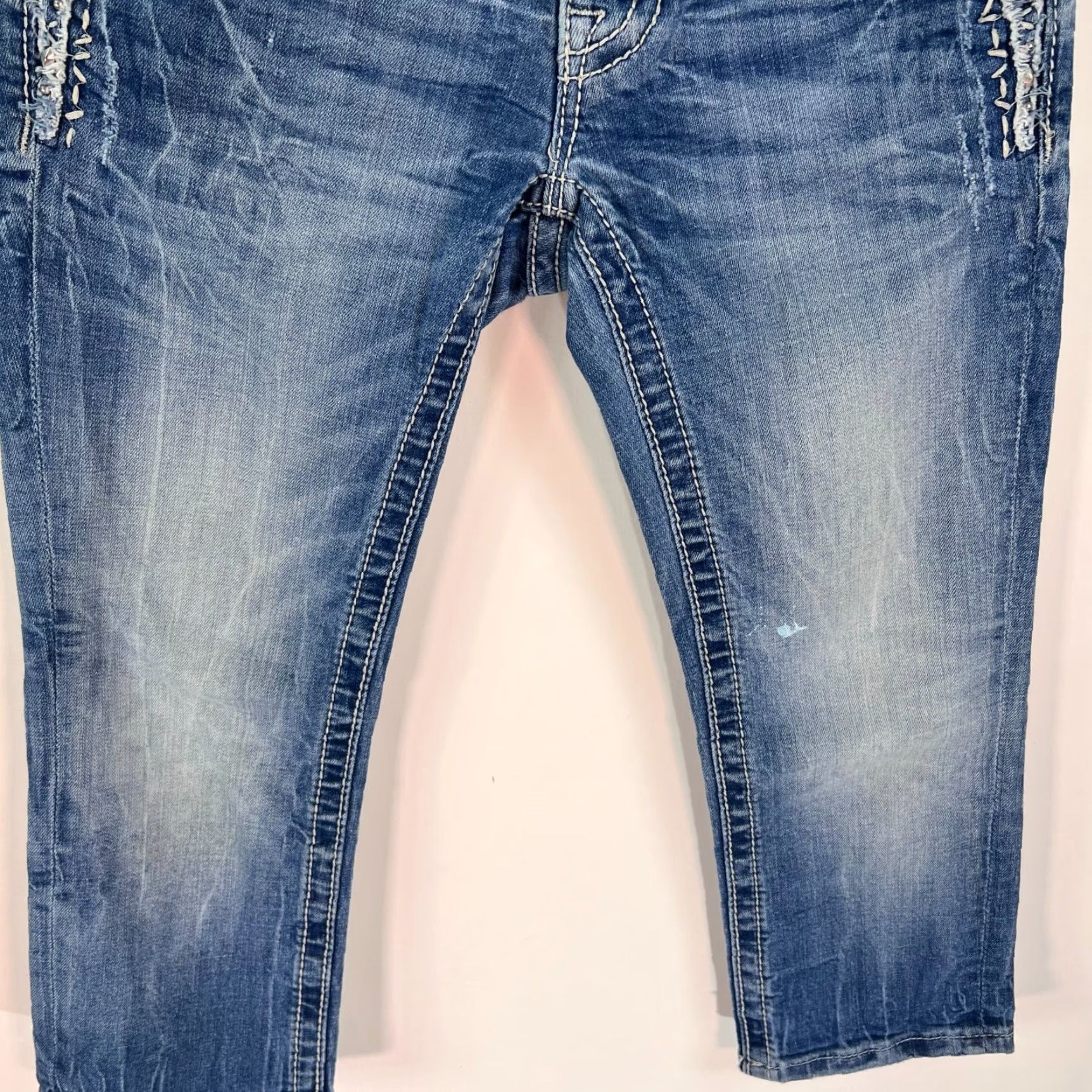 Miss Me Miss Me Jeans Women’s Cropped Denim 25 Regular Blue 28x21 Embroidered Rhinestone Studded 90s Rock Logo Mens? Size 42" / US 20 - 4 Thumbnail