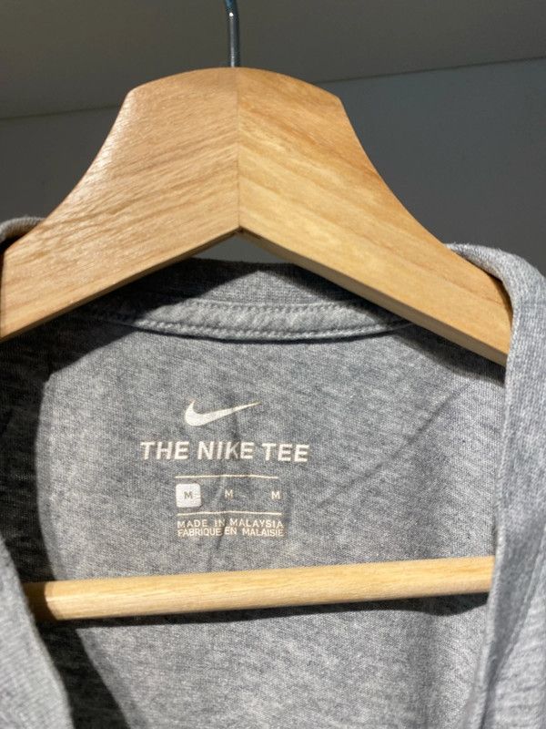 Nike Nike T-Shirt – Clean, Comfy, and Timeless Size US M / EU 48-50 / 2 - 3 Thumbnail
