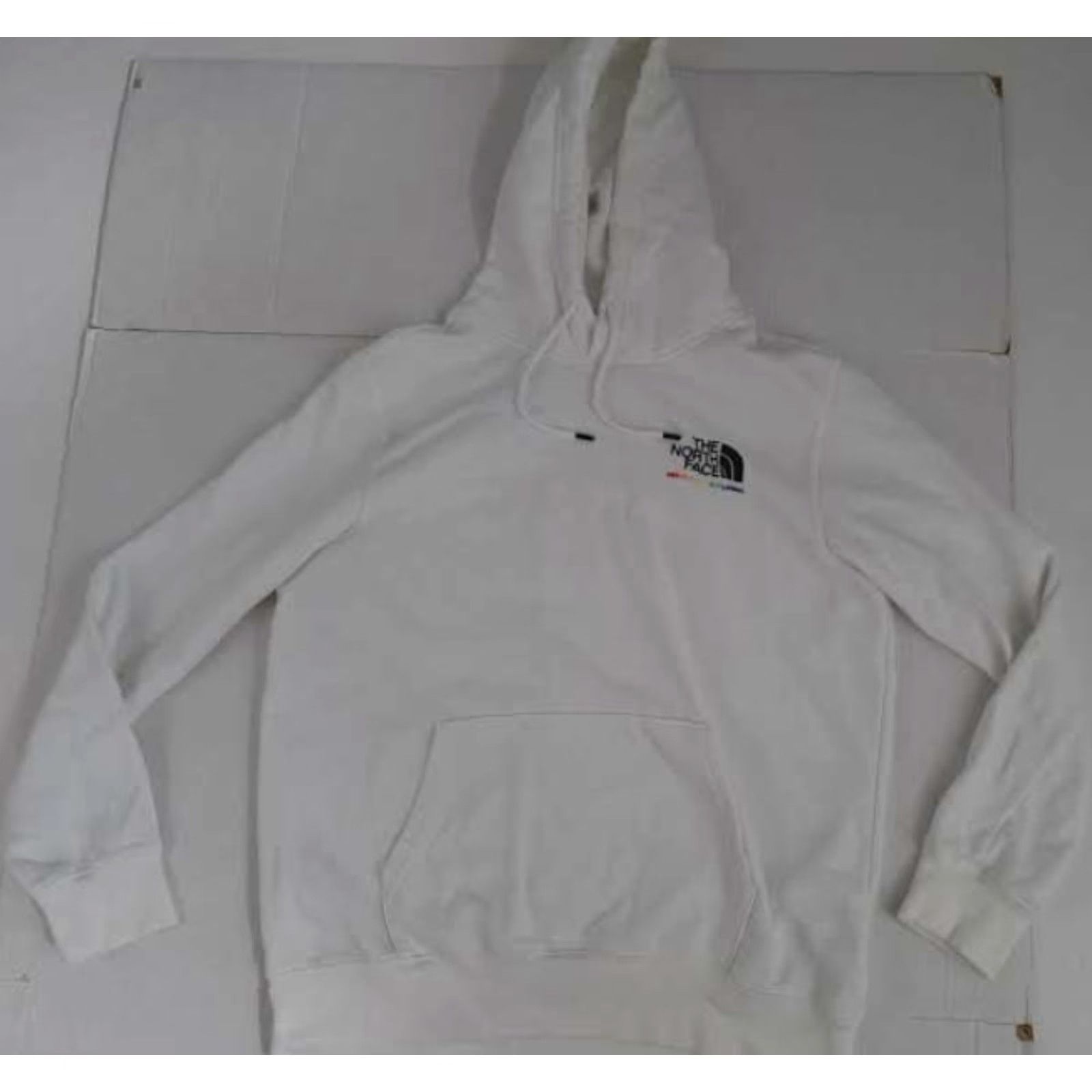 The North Face VINTAGE North Face Sweatshirt Hooded White Logo Large L Unisex Adults Crew Neck Pullover Winter Outdoor Canvas Cotton Sweatshirt Size US L / EU 52-54 / 3 - 5 Thumbnail