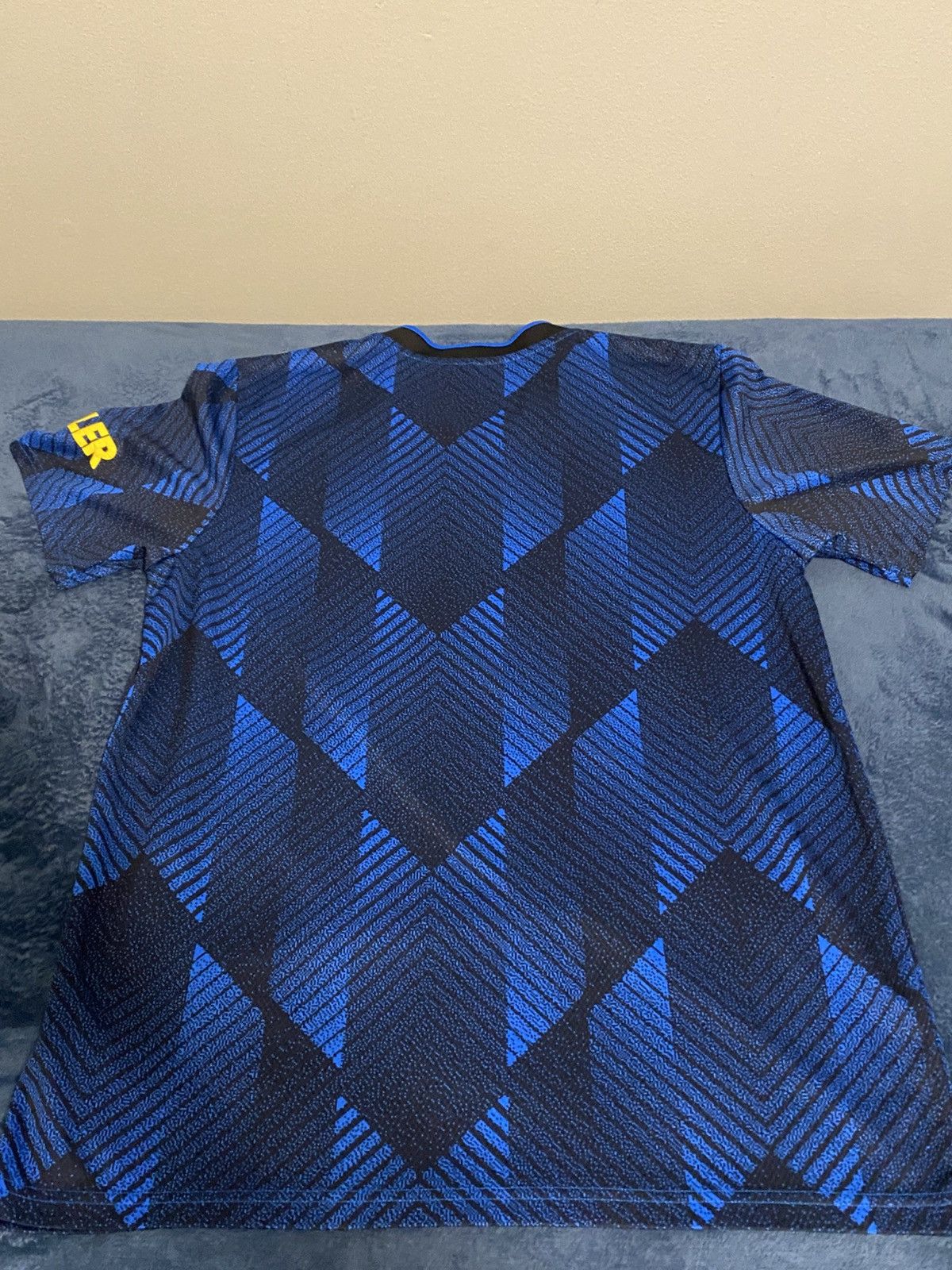 Adidas Manchester united away kit Size US L / EU 52-54 / 3 - 2 Thumbnail