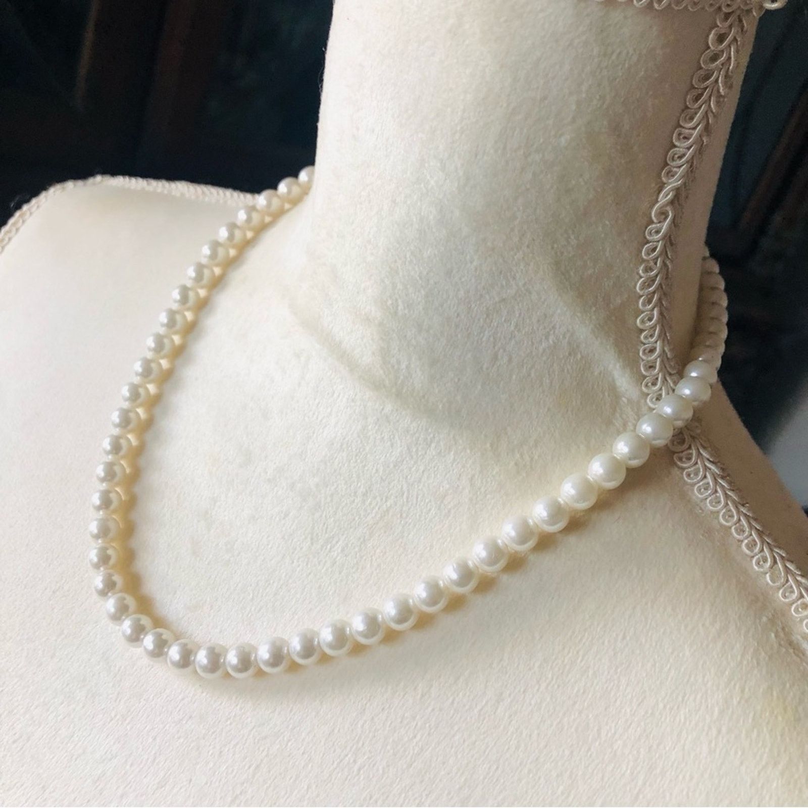 Jewelry Modern classic white glass pearl bead necklace Size ONE SIZE - 4 Thumbnail