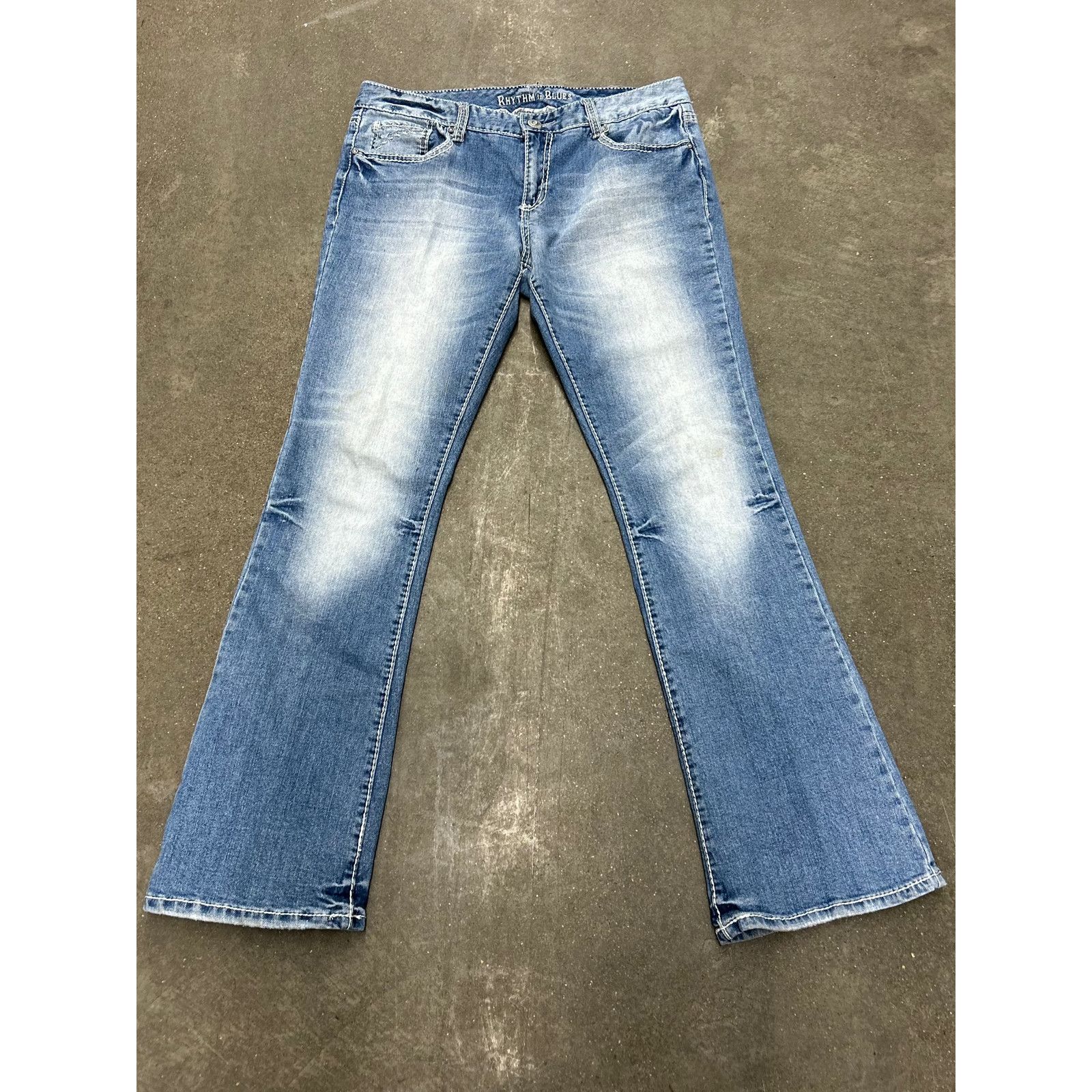 Vintage Y2K Rhythm in Blues Flared Jeweled True Religion tyle Jeans Size 30" / US 8 / IT 44 - 1 Thumbnail