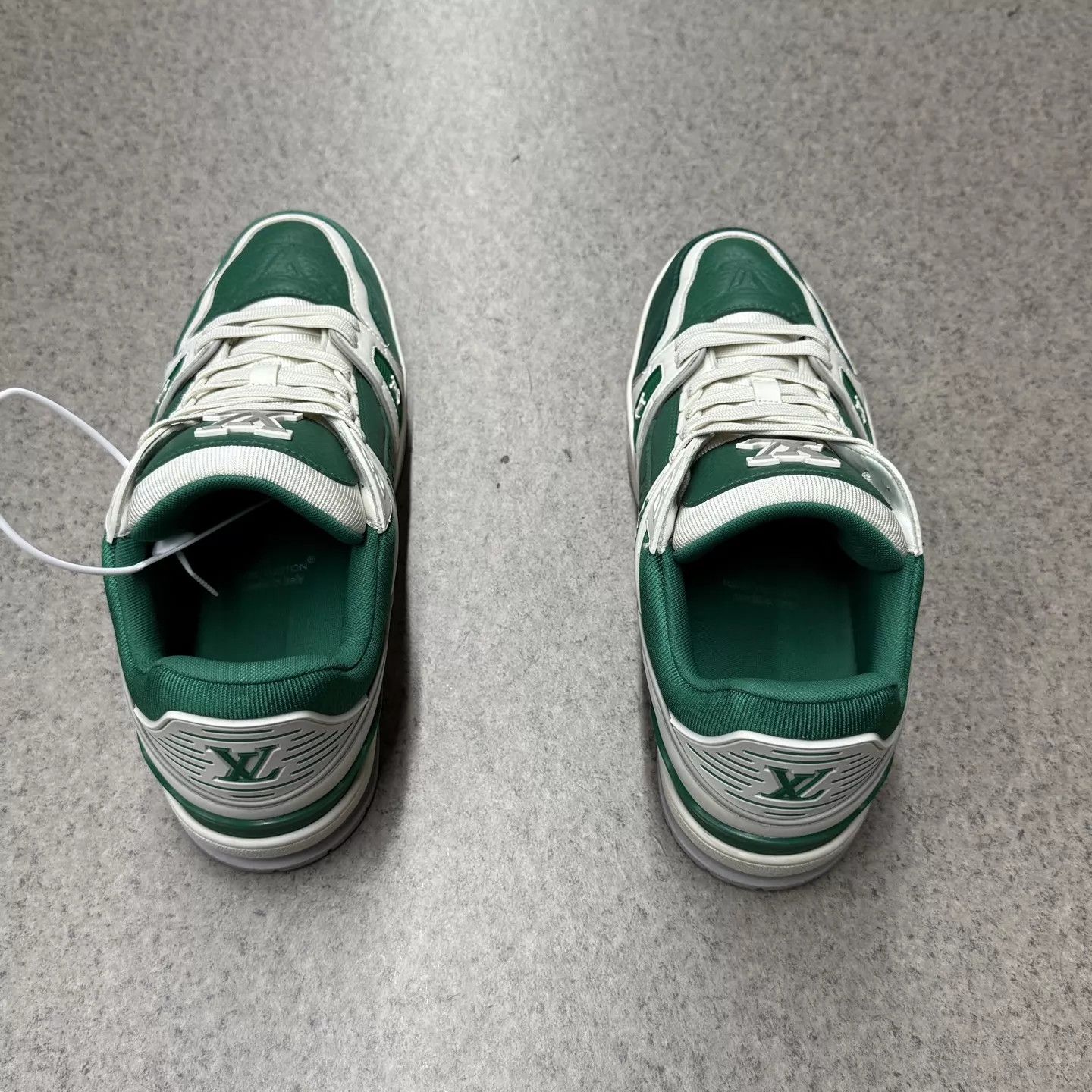 Louis Vuitton Louis Vuitton Trainer New White Green Embossed 8.5/42.5 Size US 9.5 / EU 42-43 - 8 Thumbnail