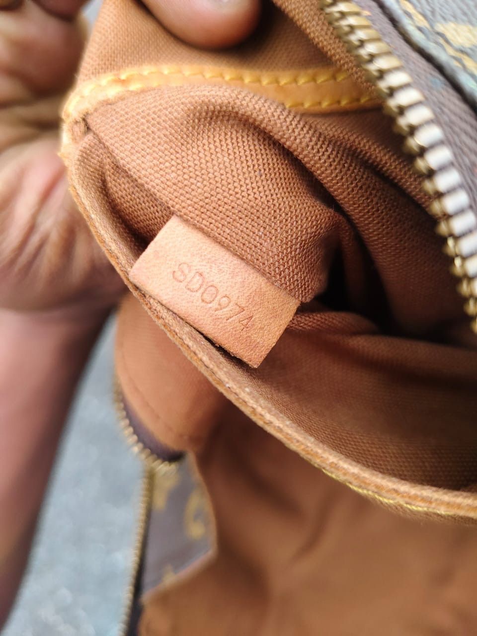 Louis Vuitton Authentic Vintage Louis Vuitton Alma PM DEFECTED Size ONE SIZE - 13 Thumbnail