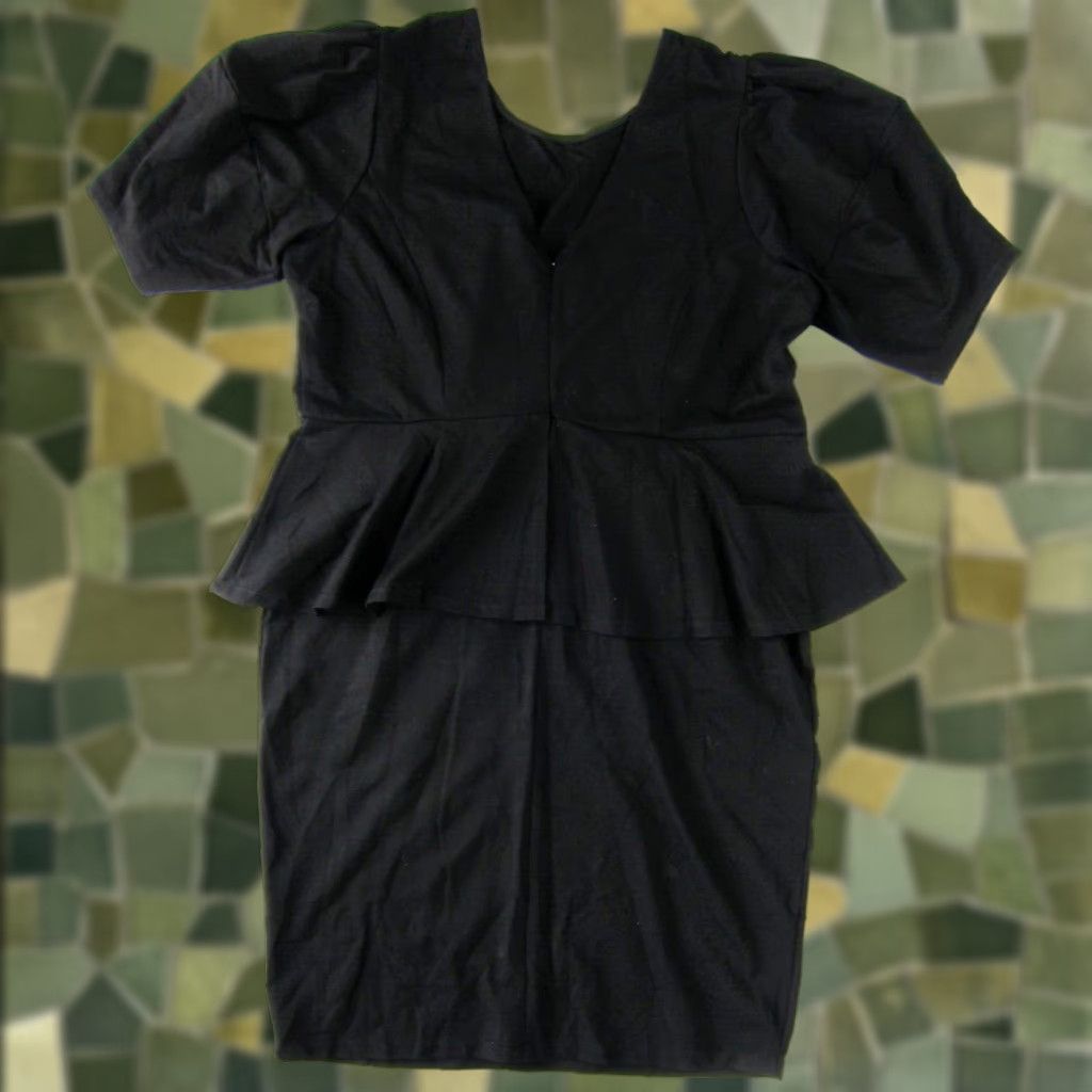 Vintage VINTAGE ELOQUII Black Jersey Stretch Short Sleeve Midi Fit Flare Skirt Dress Woman 20 Size XXL / US 16-18 / IT 52-54 - 1 Thumbnail