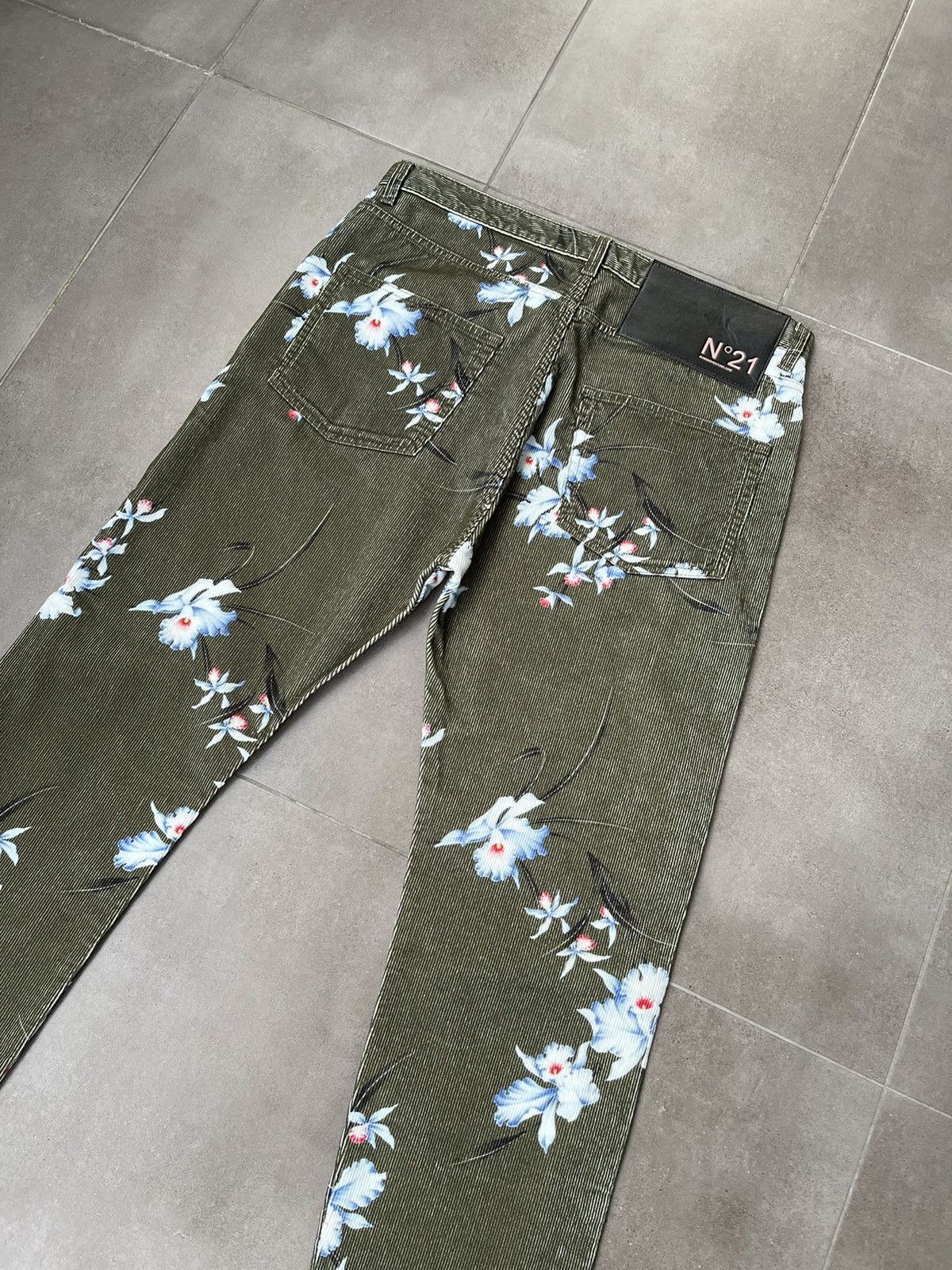N21 !DS! FW22 N21 Floral Print Straight Leg Green Corduroy Pants Size US 32 / EU 48 - 16 Thumbnail