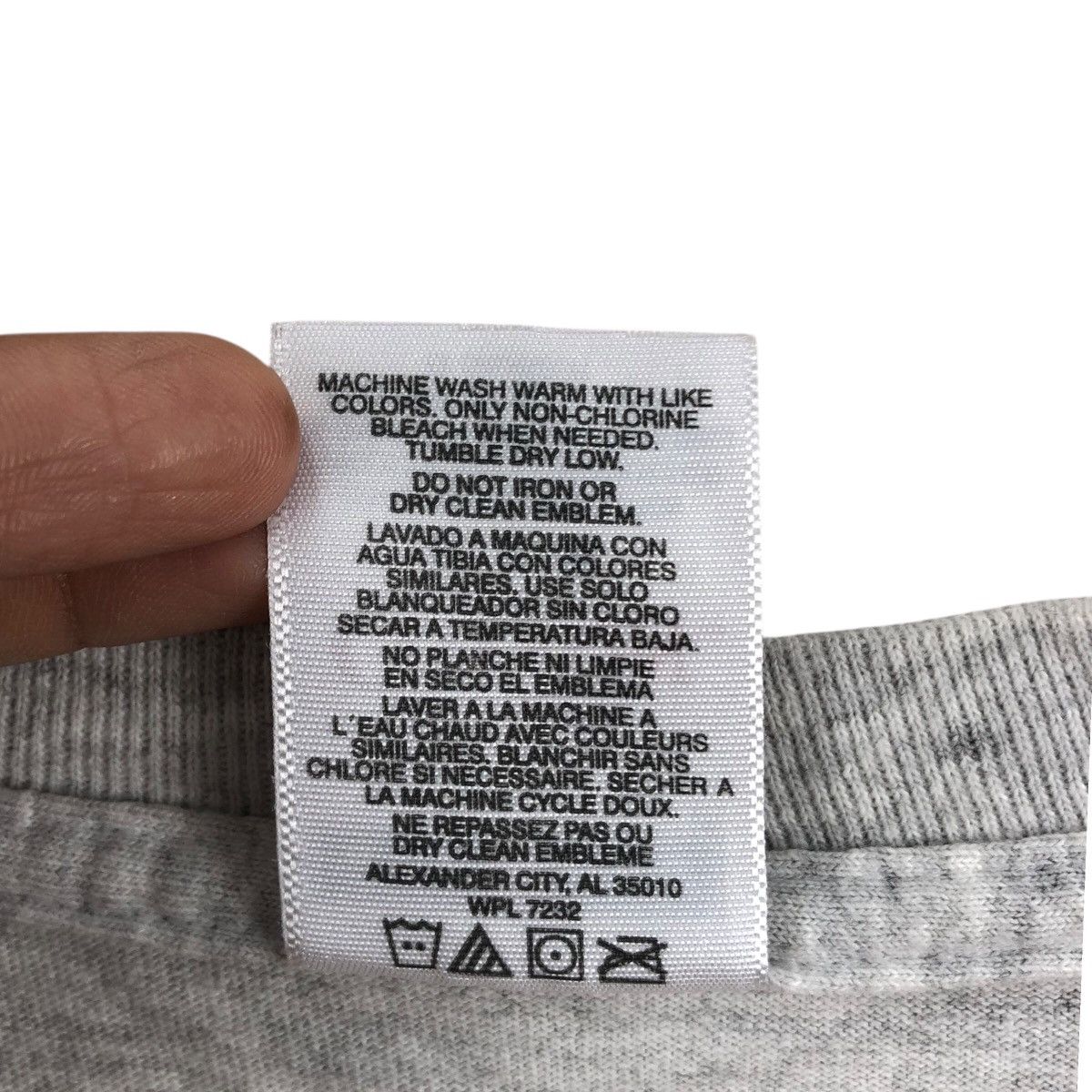 Vintage Vintage 90s The METROPOLITAN MUSEUM Of ART T-Shirt Size US M / EU 48-50 / 2 - 7 Thumbnail