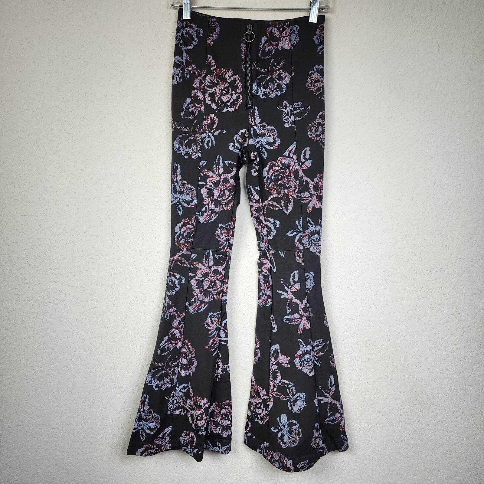 Free People Free People Born To Be Wild Floral Stretch Flares Size 27" / US 4 / IT 40 - 2 Thumbnail