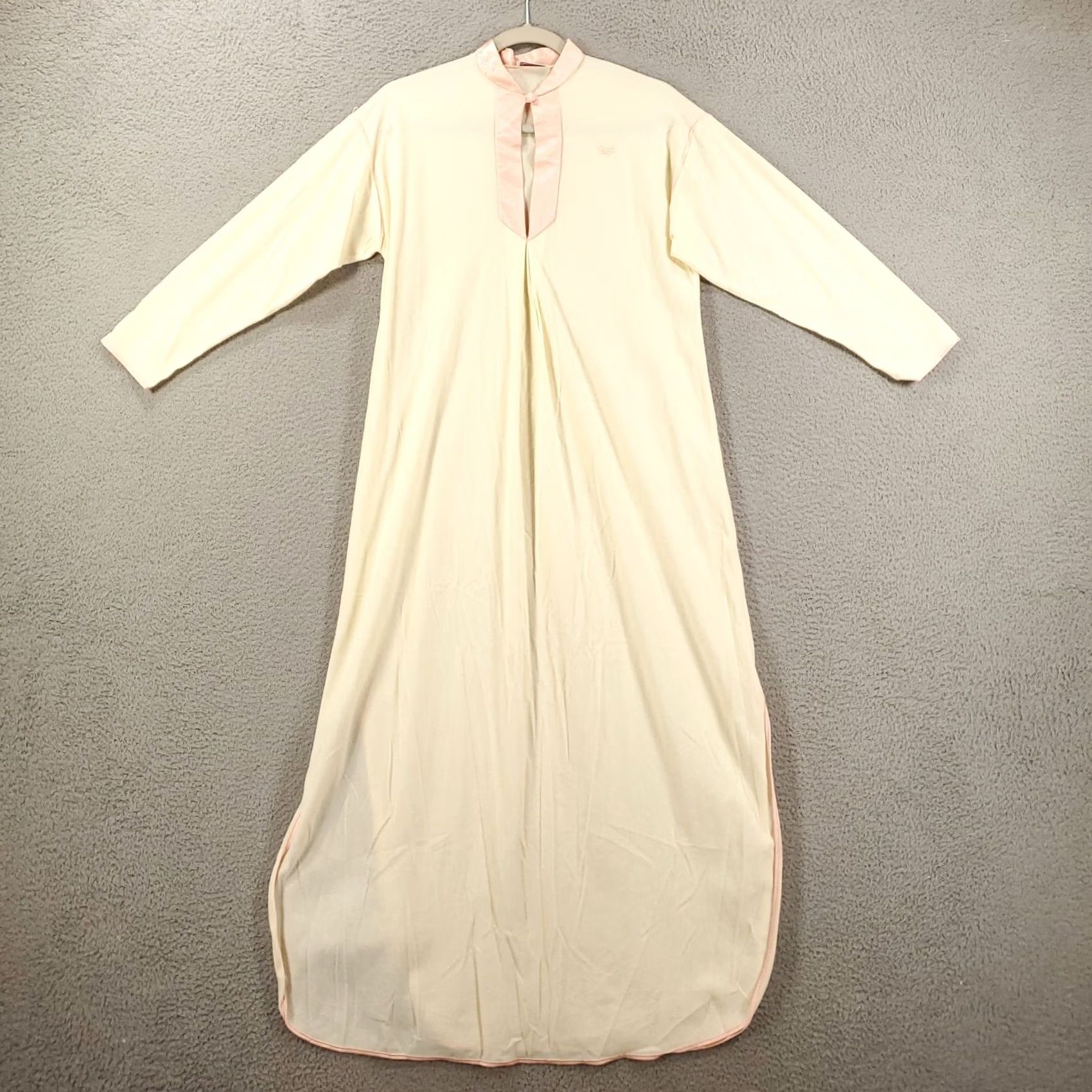 Diane von Furstenberg VINTAGE Diane Von Furstenberg Nightgown Womens Small Ivory Pink Maxi Sleepshirt Mumu Kaftan Size S / US 4 / IT 40 - 4 Thumbnail