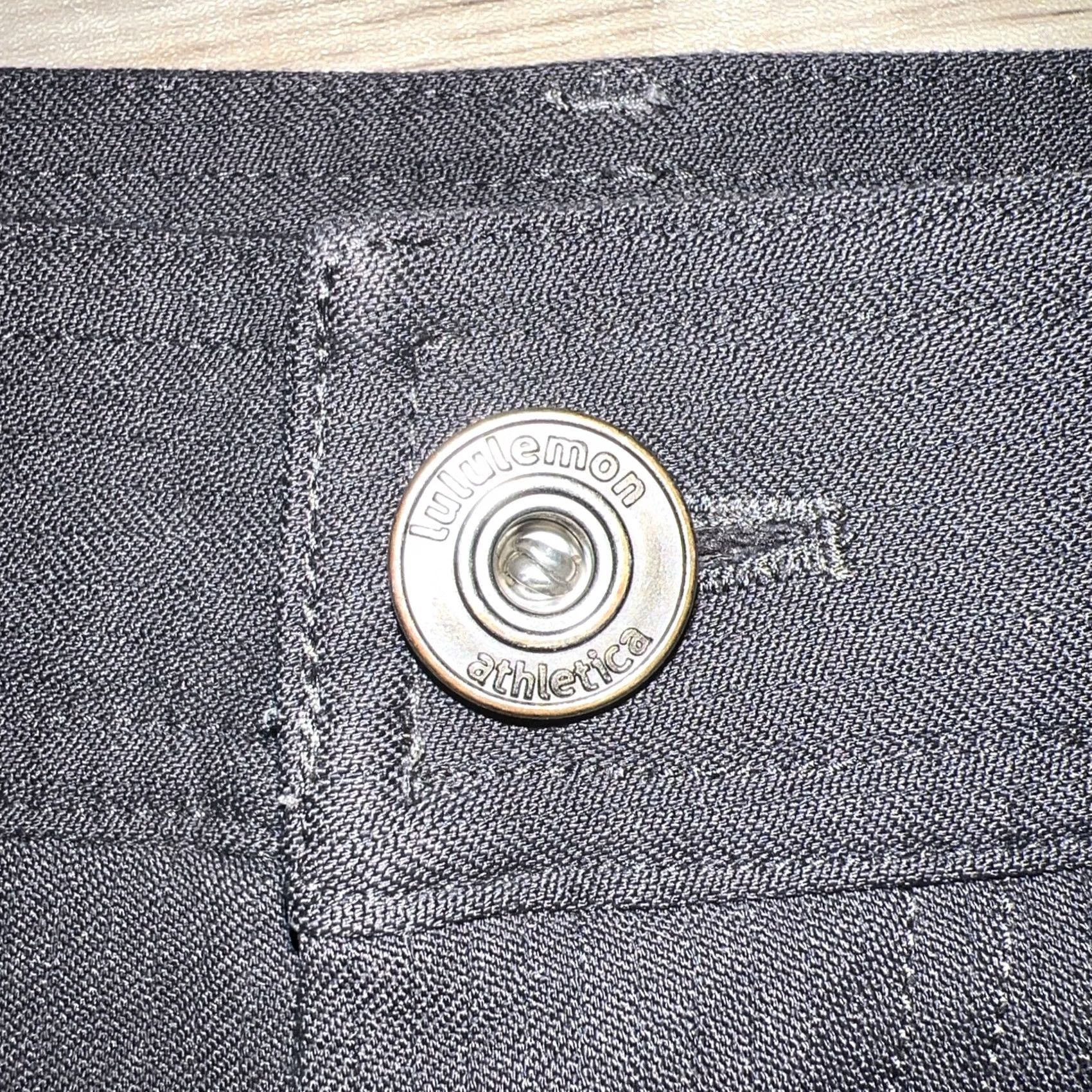 Lululemon Lululemon Athletica Gray Chino Shorts Mens 36 Gray Regular Size 36 Men Size US 36 / EU 52 - 5 Thumbnail
