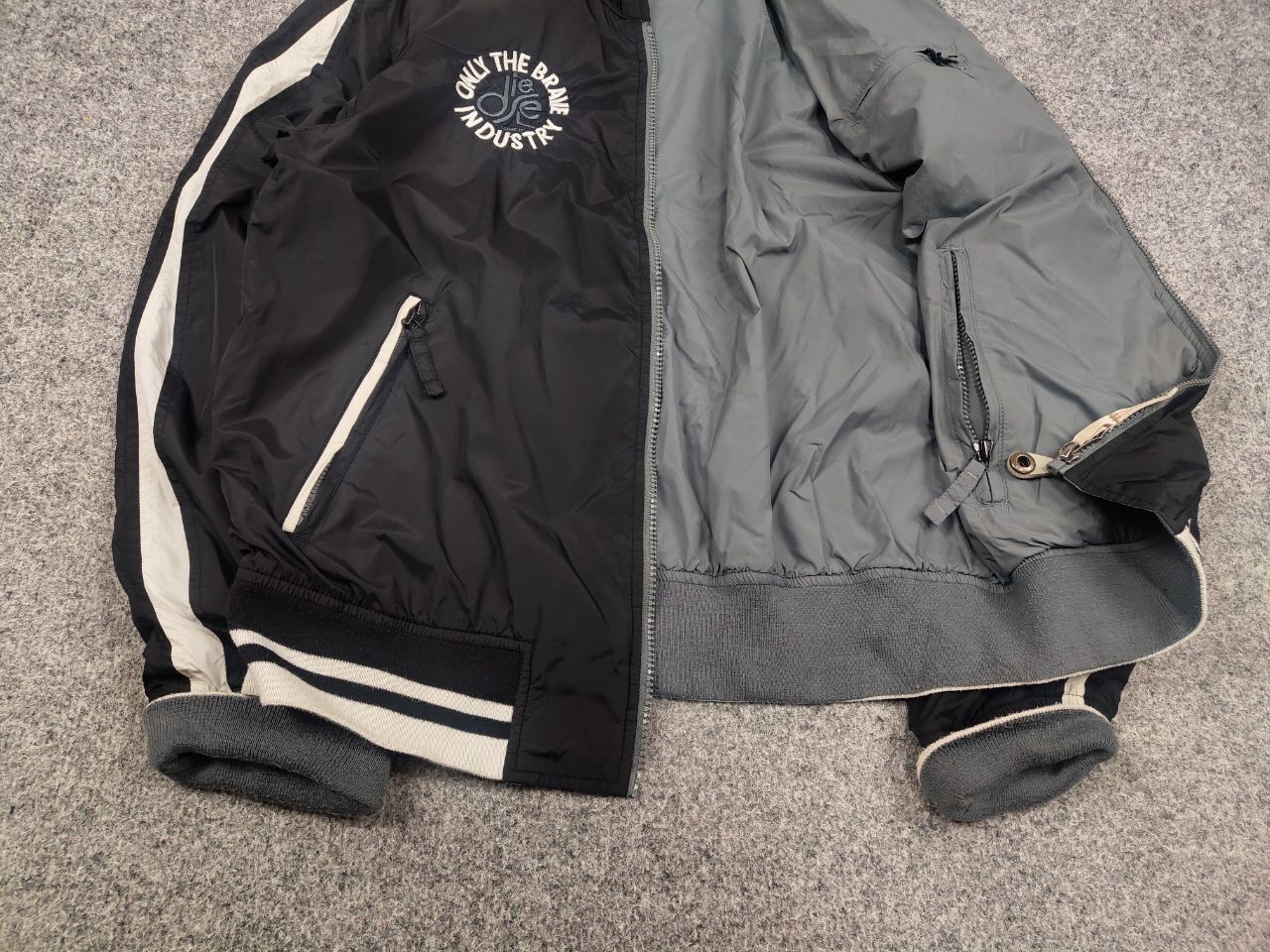 Diesel Vintage Y2K Diesel industry Logo Reversible Bomber Jacket Size US L / EU 52-54 / 3 - 5 Thumbnail