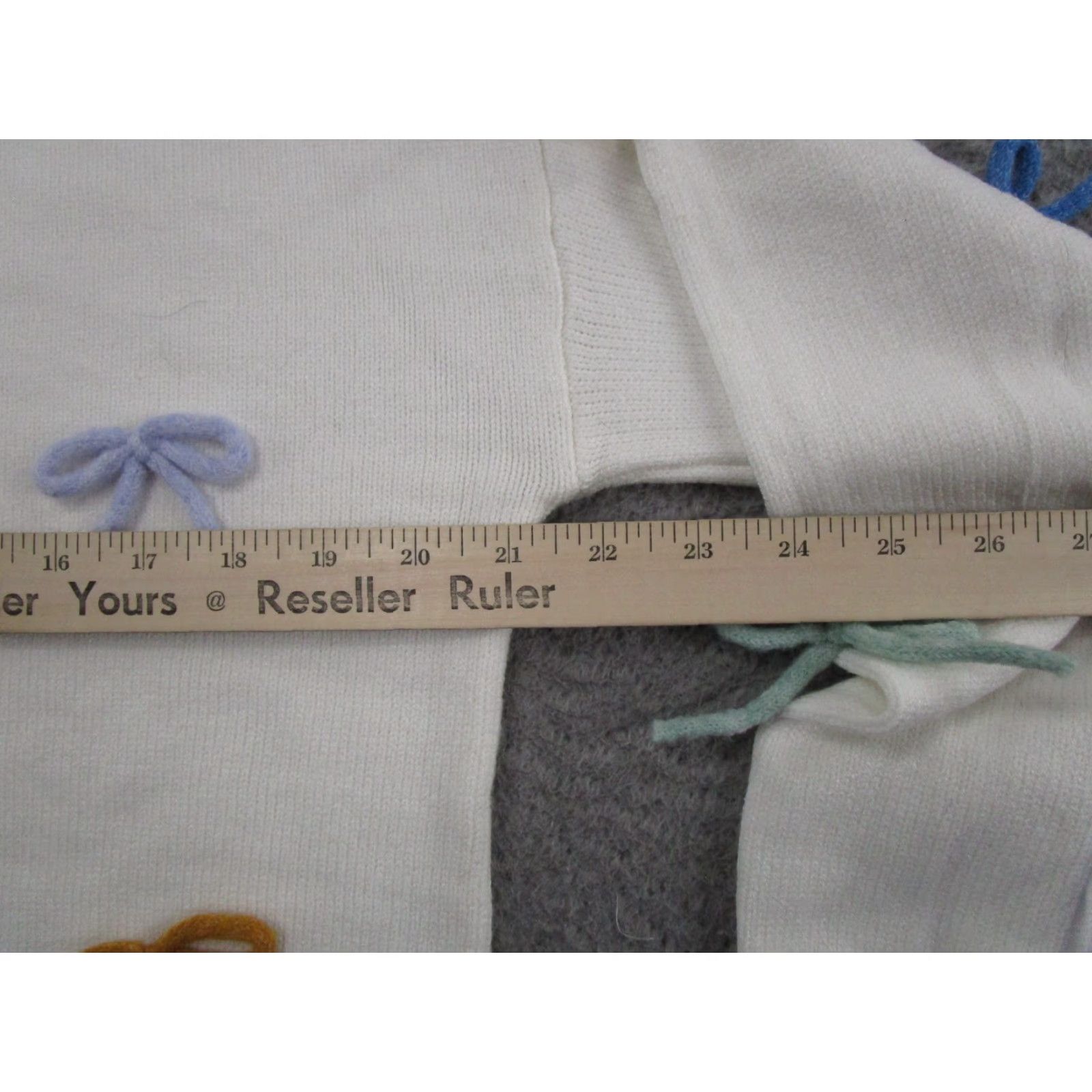 Vintage Anthropology Luna Ivy White Sweater Women Size S Round Neck Long Sleeve 3D Bows Knit Pullover Bohemian Classic Princess Indoor Casual Nightwear? Size S / US 4 / IT 40 - 6 Thumbnail