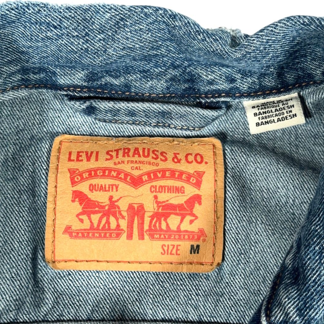 Levi's VINTAGE Levi's Trucker Jacket Mens Shirt Blue Denim Medium Wash Distressed Pockets Button Front Size US 31 - 4 Thumbnail