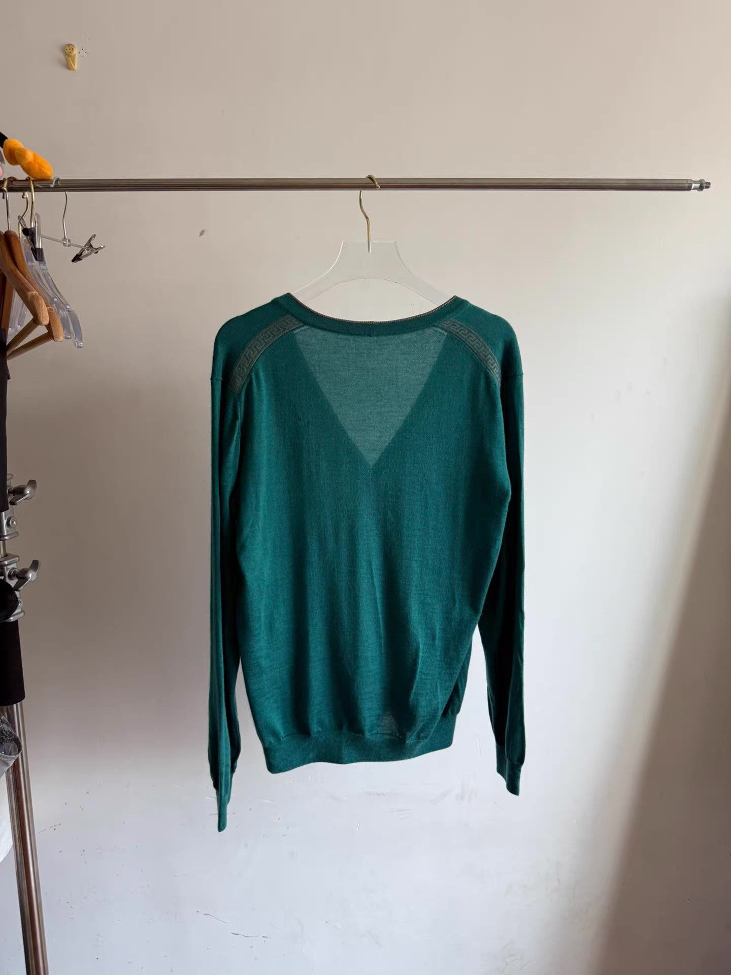 Vintage Vintage Gianni Versace Cashmere Knit Sweater Q17 Size US M / EU 48-50 / 2 - 2 Thumbnail
