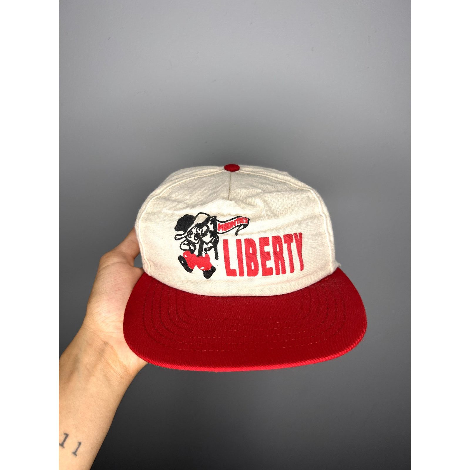 NCAA × Vintage Vintage 90s Liberty Mounties Snapback Hat Size ONE SIZE - 1 Thumbnail