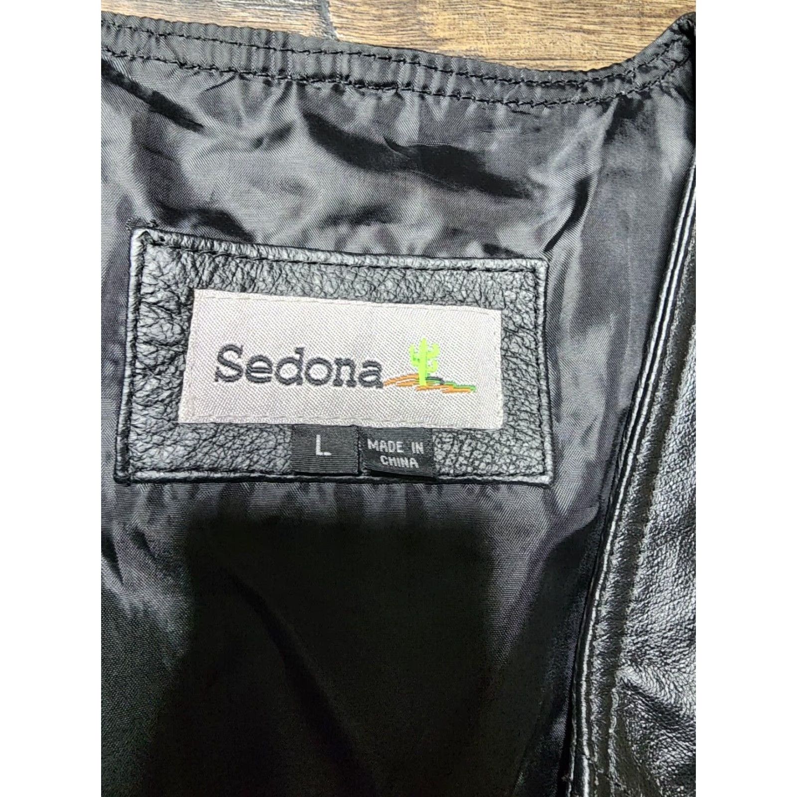 Vintage Sedona Mens L Leather Biket Vest American Eagle Snap Vest Black 90s? USA Flag Embroidered Leather Like Material on Eagle/USA Snap Front Mens Size US L / EU 52-54 / 3 - 7 Thumbnail