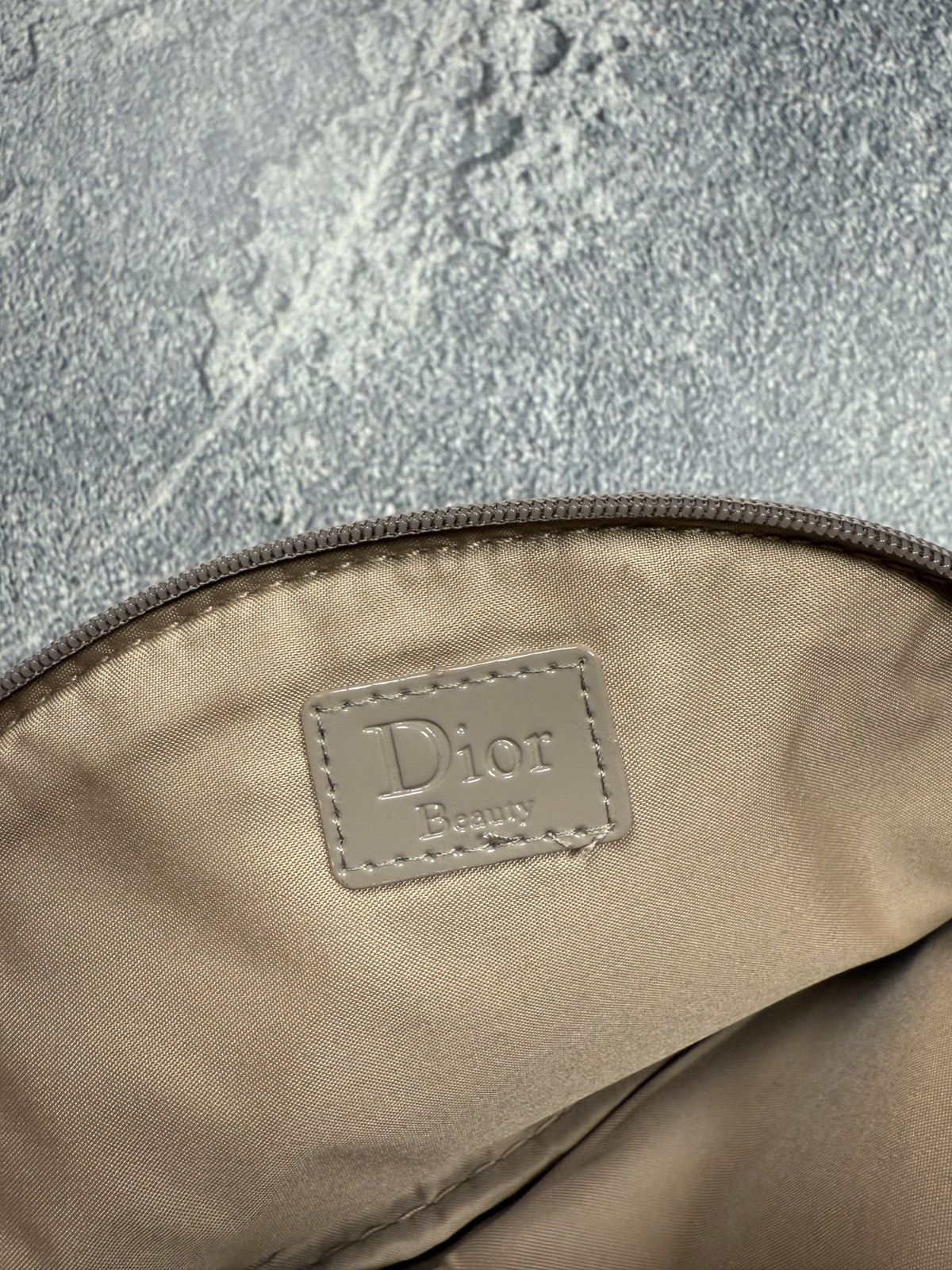 Designer Dior Beauty Mini Bag Pouch Perfumes Size ONE SIZE - 8 Thumbnail