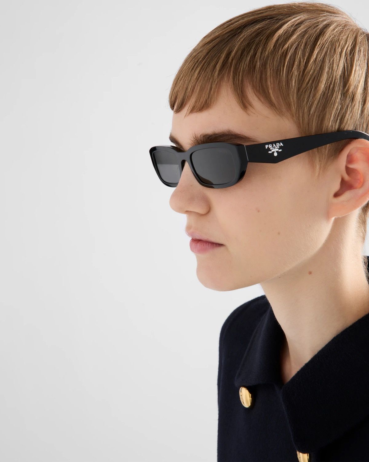サングラス PRADA FW24 Prada - 0PR B06S - 16K08Z (0PR B06S 16K08Z) PR B06S sunglasses Black | SmartBuyGlasses US