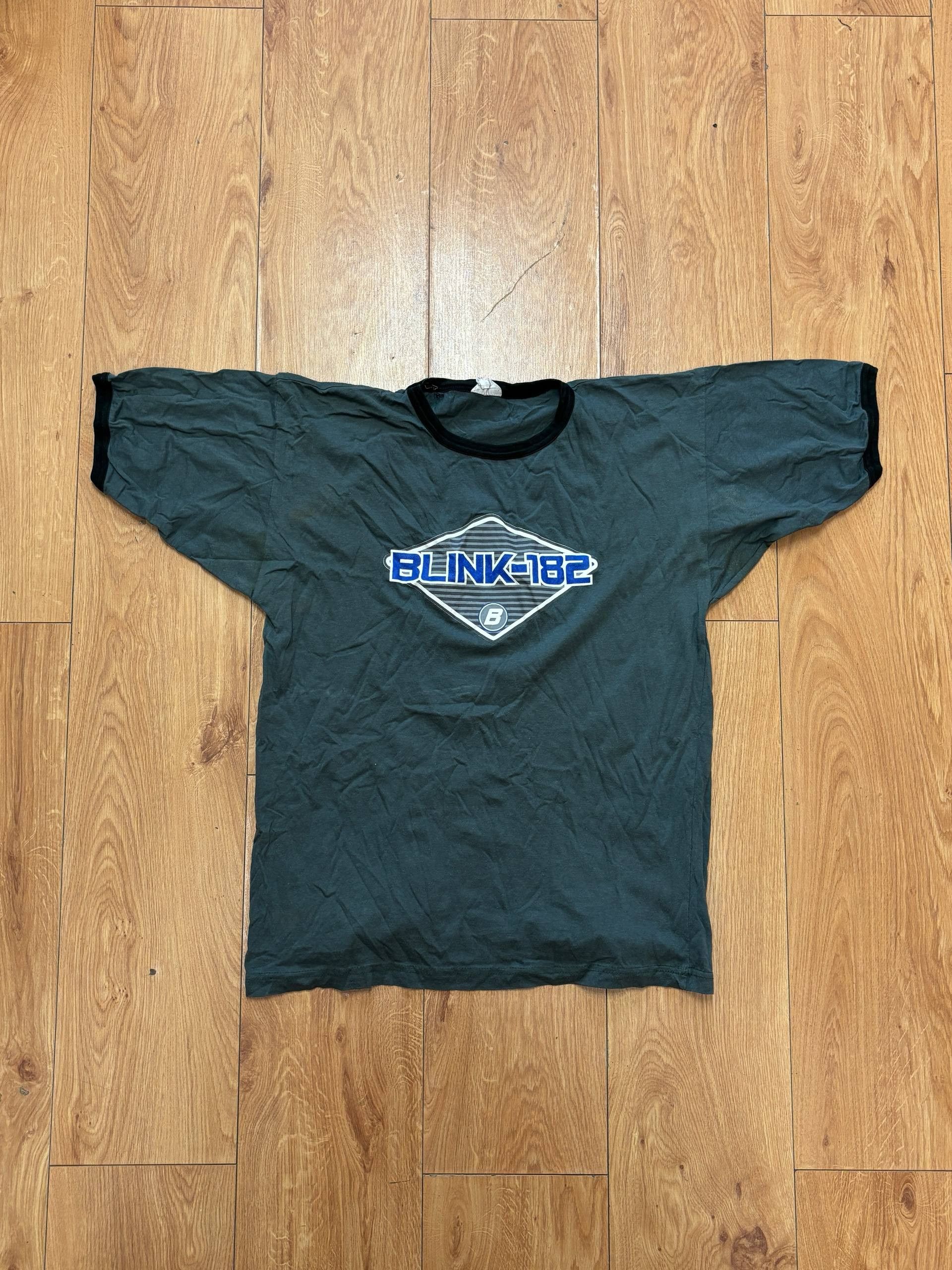 Band Tees 👕 Blink-182 Vintage Band Tee – Black/Grey Size US M / EU 48-50 / 2 - 1 Thumbnail
