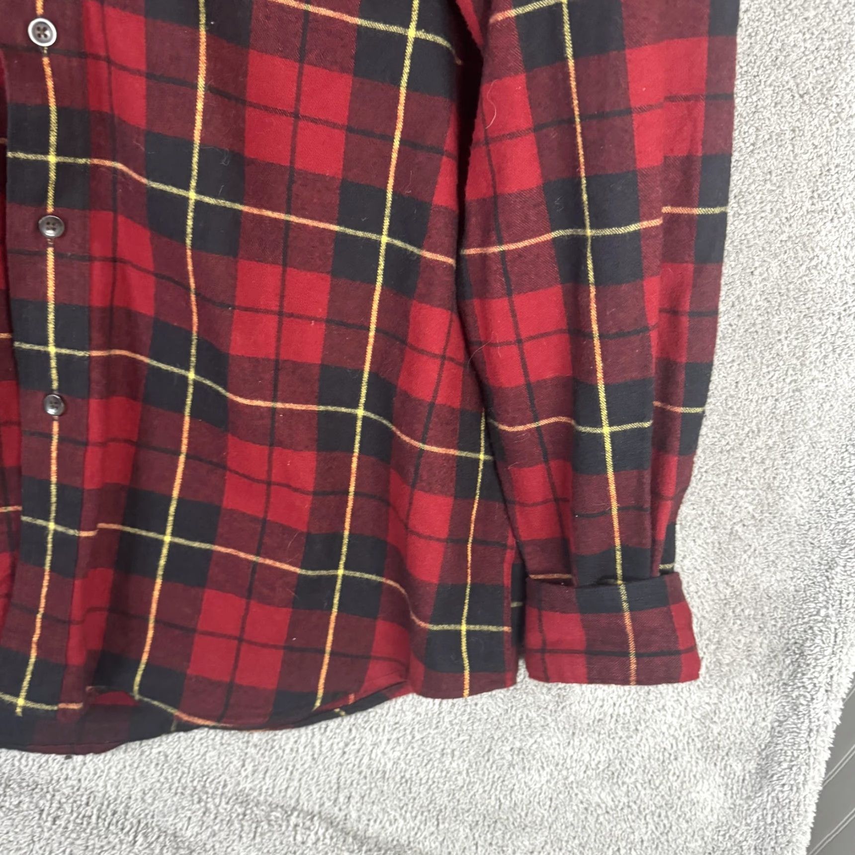 Vintage L.L. Bean Shirt Mens Large Plaid Flannel Long Sleeve Button Up Traditional Fit Red Black Yellow Accent Pocket Size US L / EU 52-54 / 3 - 3 Thumbnail