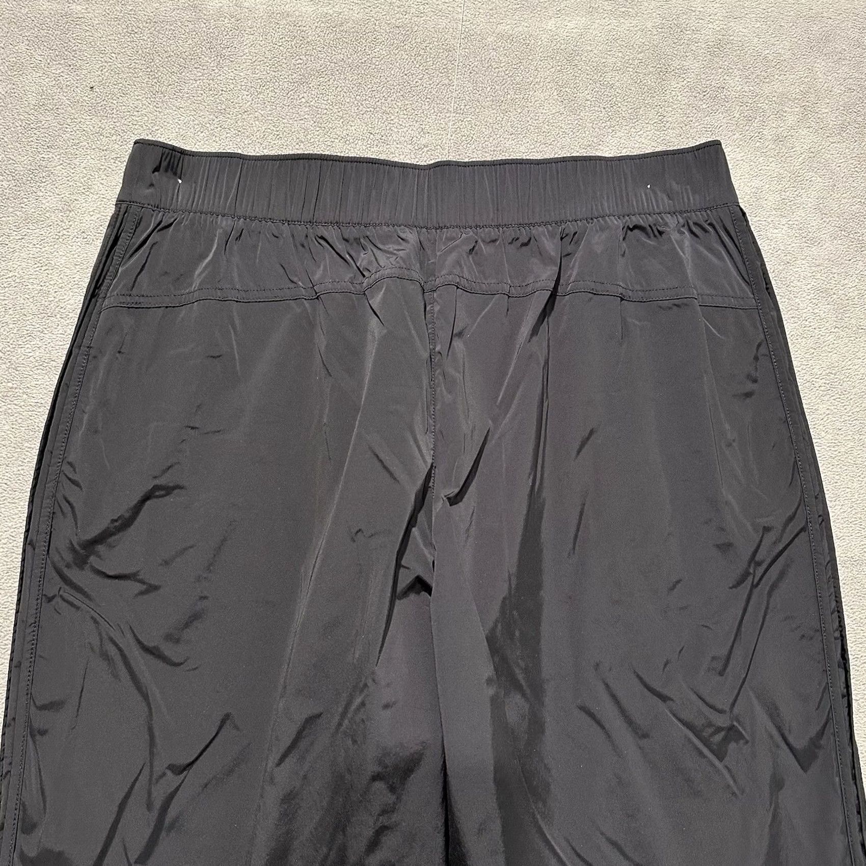 Athleta Athleta Rise Pant Womens Large Black Lightweight Nylon Bungee Hem Work Travel Size 36" / US 14 / IT 50 - 4 Thumbnail