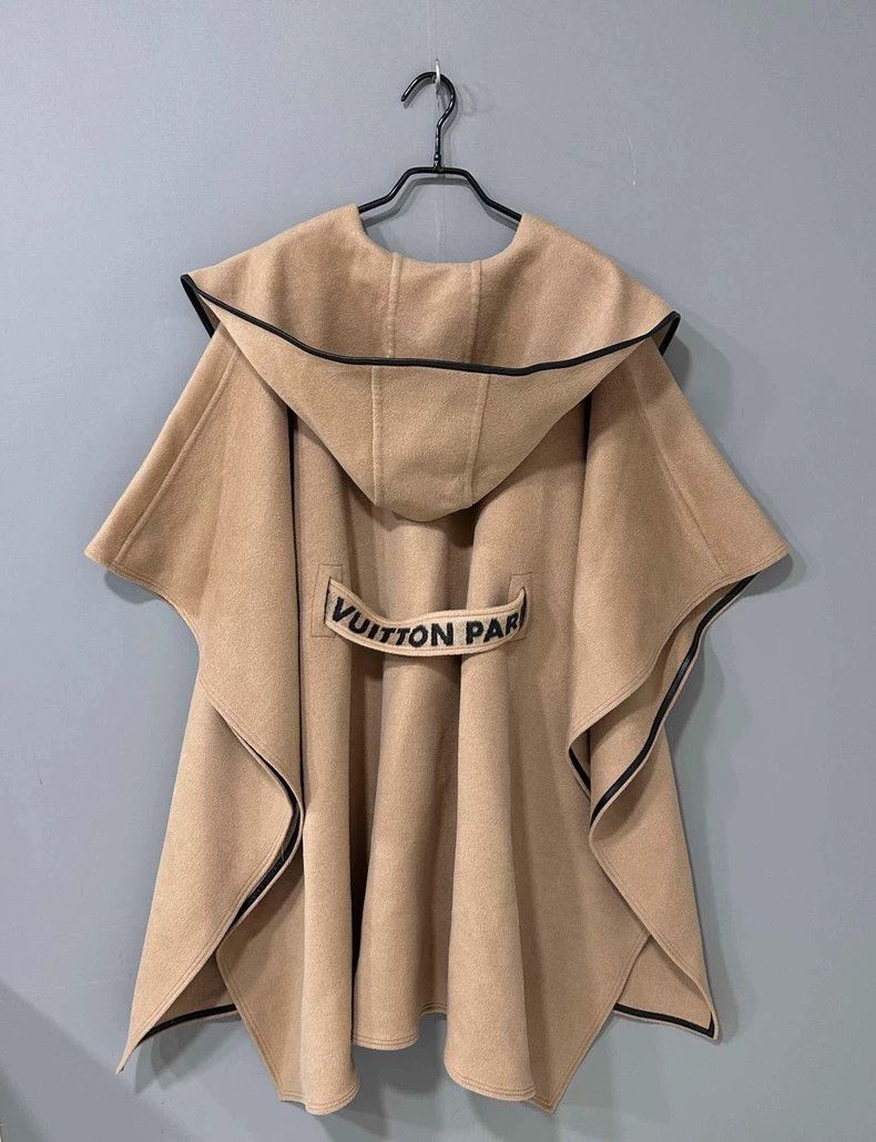 Louis Vuitton Khaki Wool Blend Poncho Coat by Louis Vuitton -2505 Size S / US 4 / IT 40 - 3 Thumbnail