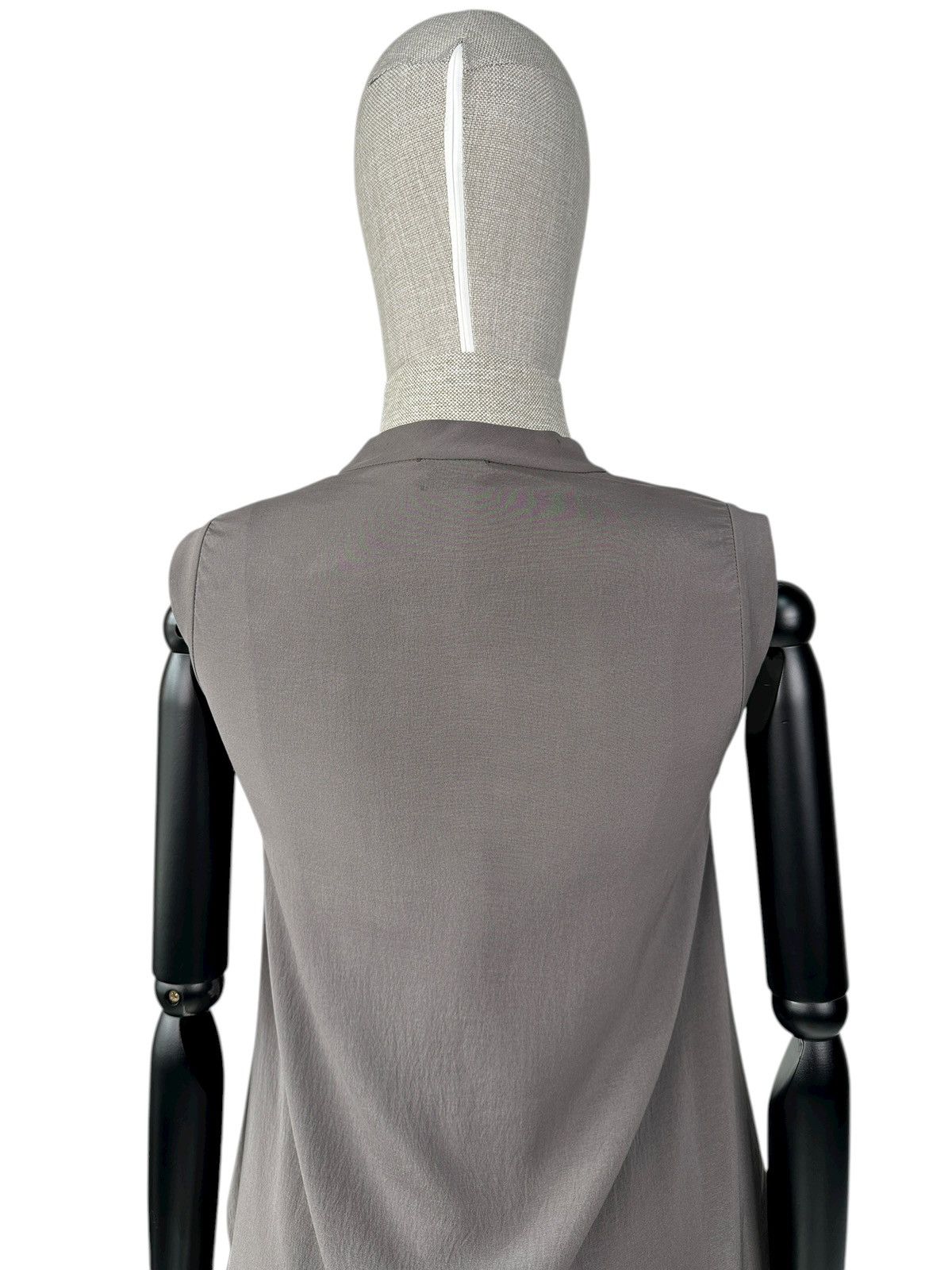 Brunello Cucinelli BRUNELLO CUCINELLI Silk Sleeveless Top V-Neck Blouse size XS Size XS / US 0-2 / IT 36-38 - 8 Thumbnail