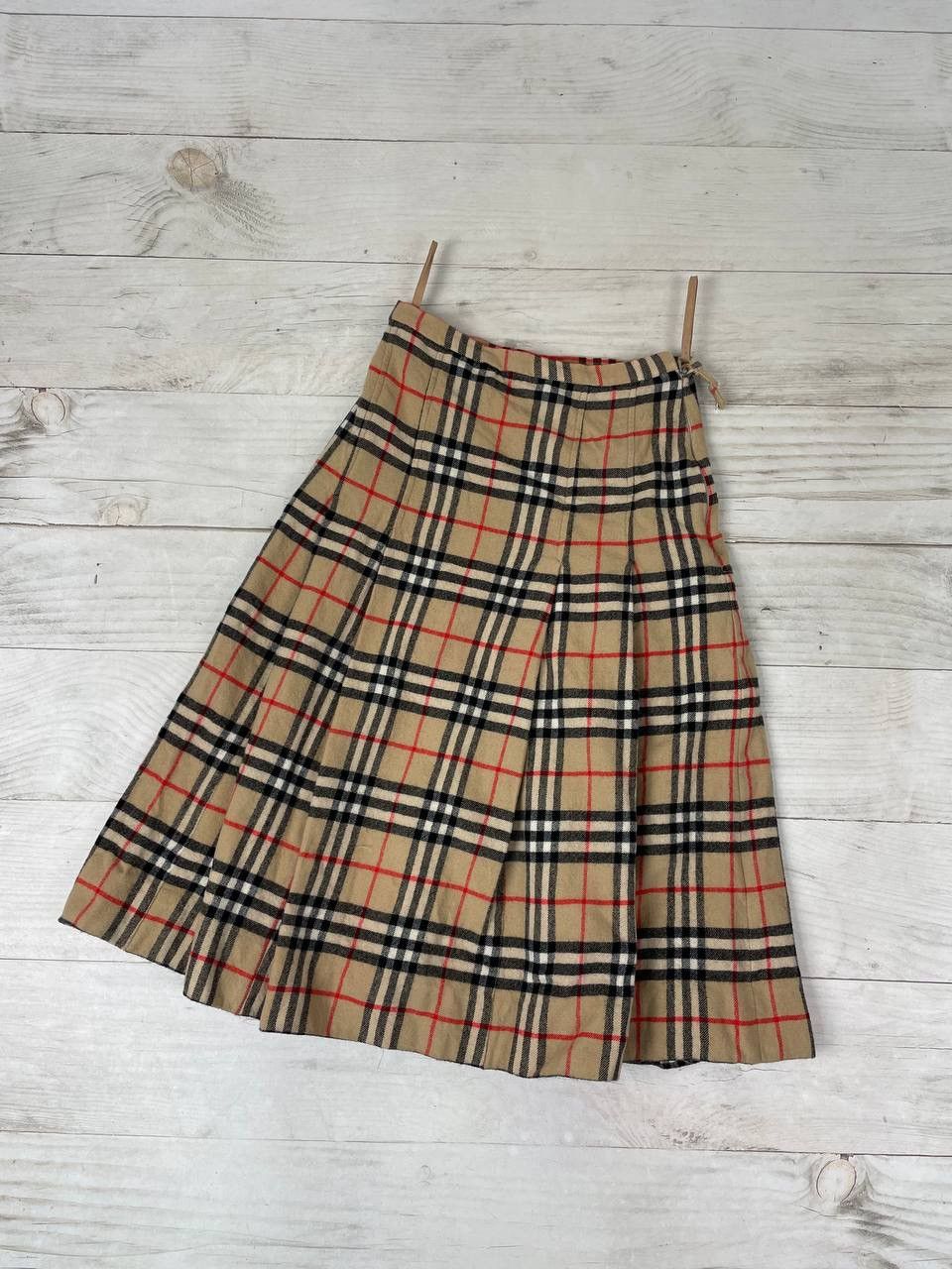 Burberry Vintage Burberrys Nova Check Skirt Wool Size 12 Ex. Long Size 30" / US 8 / IT 44 - 1 Thumbnail