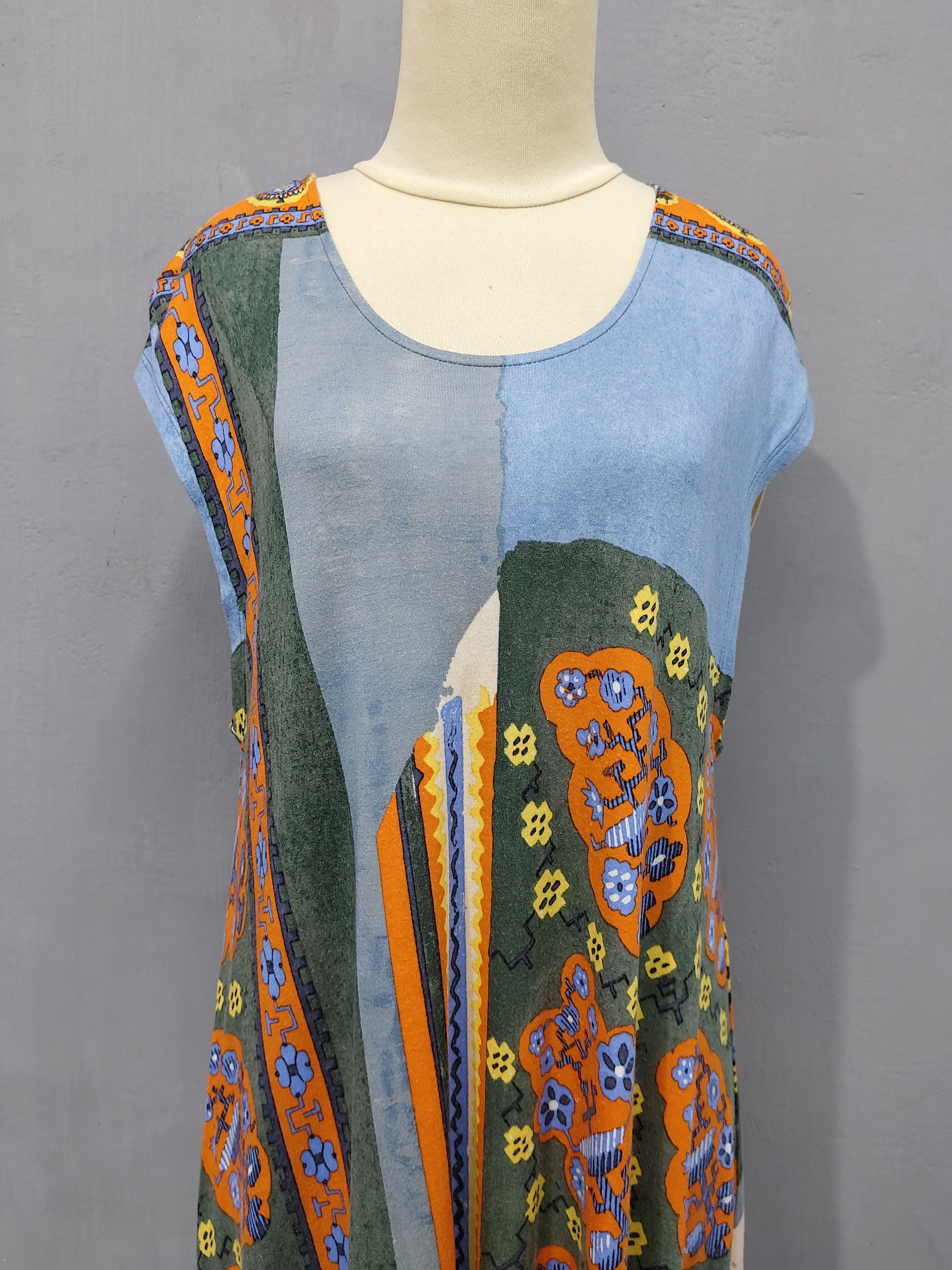 Tsumori Chisato Tsumori Chisato 🇯🇵 Graphic Panel Artwear Rayon Sleeveless Size L / US 10 / IT 46 - 2 Thumbnail