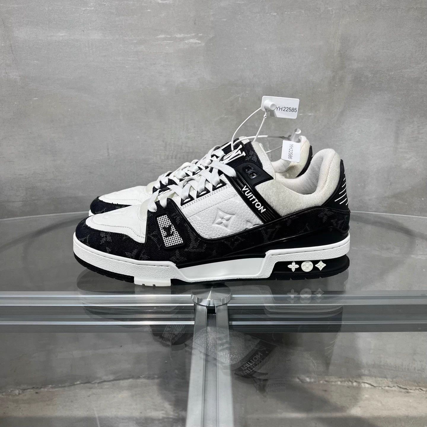 Louis Vuitton LV Trainer Black and White Denim UK7 41 Size US 8 / EU 41 - 3 Thumbnail