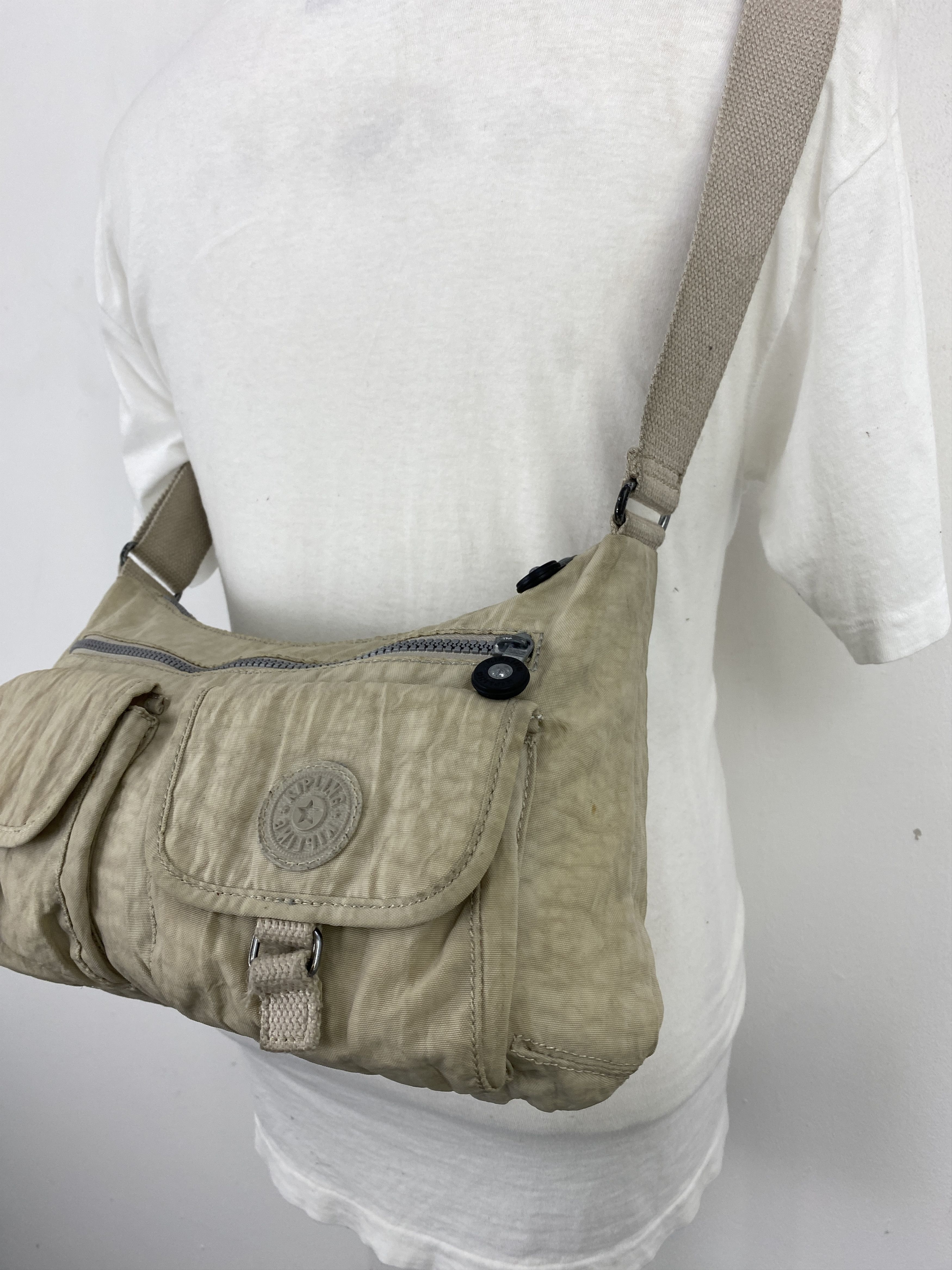 Japanese Brand Vintage Kipling Multi Pocket Sling Shoulder Bag BG0119 Size ONE SIZE - 2 Thumbnail