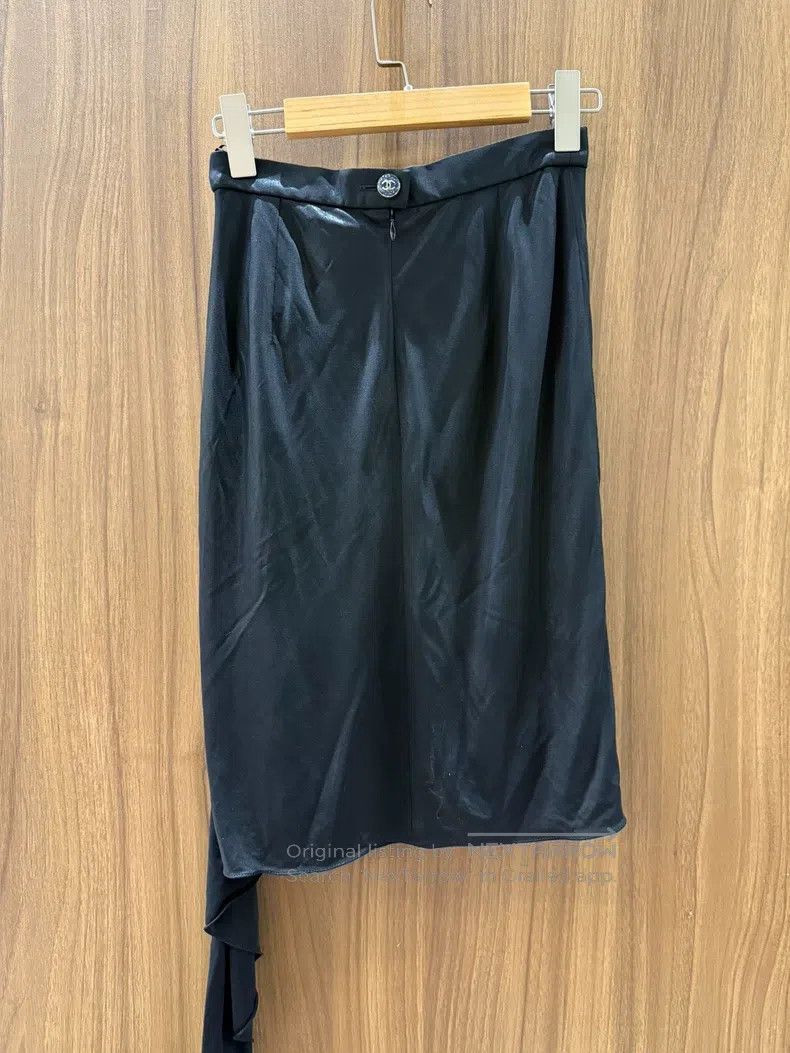 Chanel Chanel Black skirt Size 42" / US 20 - 2 Thumbnail