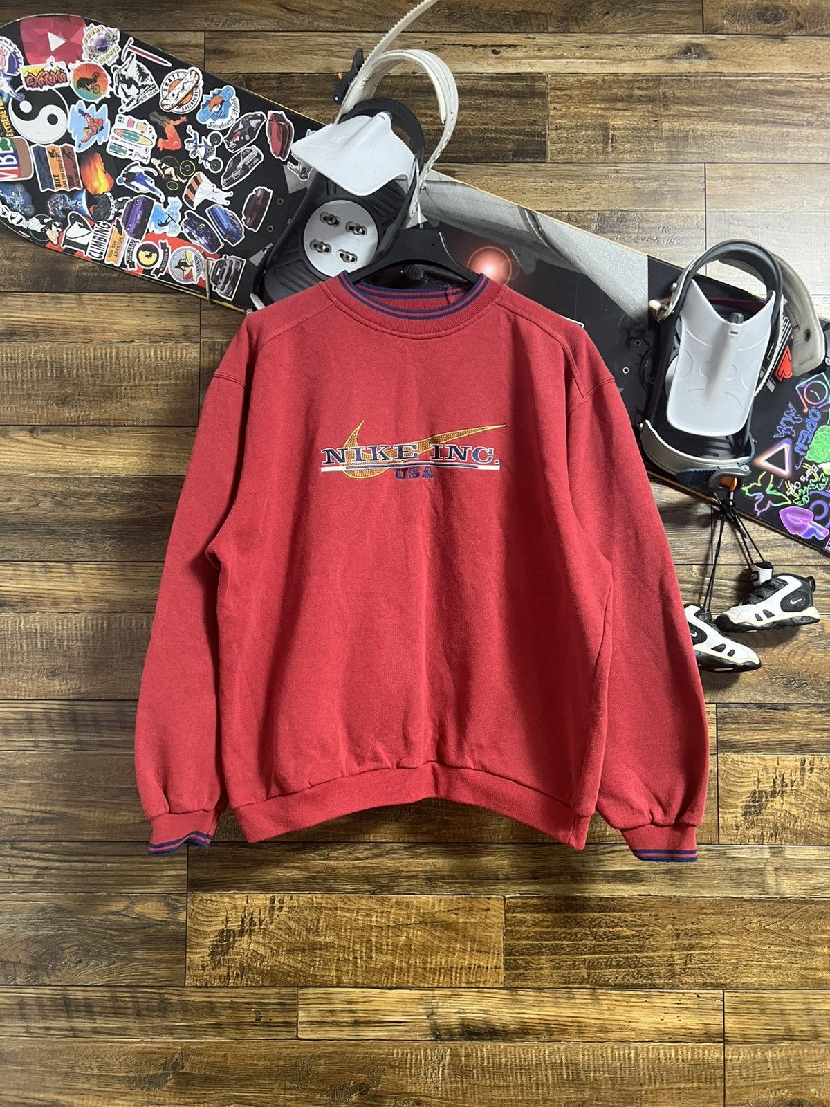 Nike NIKE INC.USA Rare Vintage Crewneck Sweatshirt Y2K Size US L / EU 52-54 / 3 - 1 Thumbnail