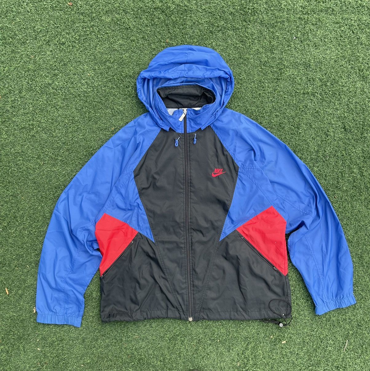 nikewind breaker