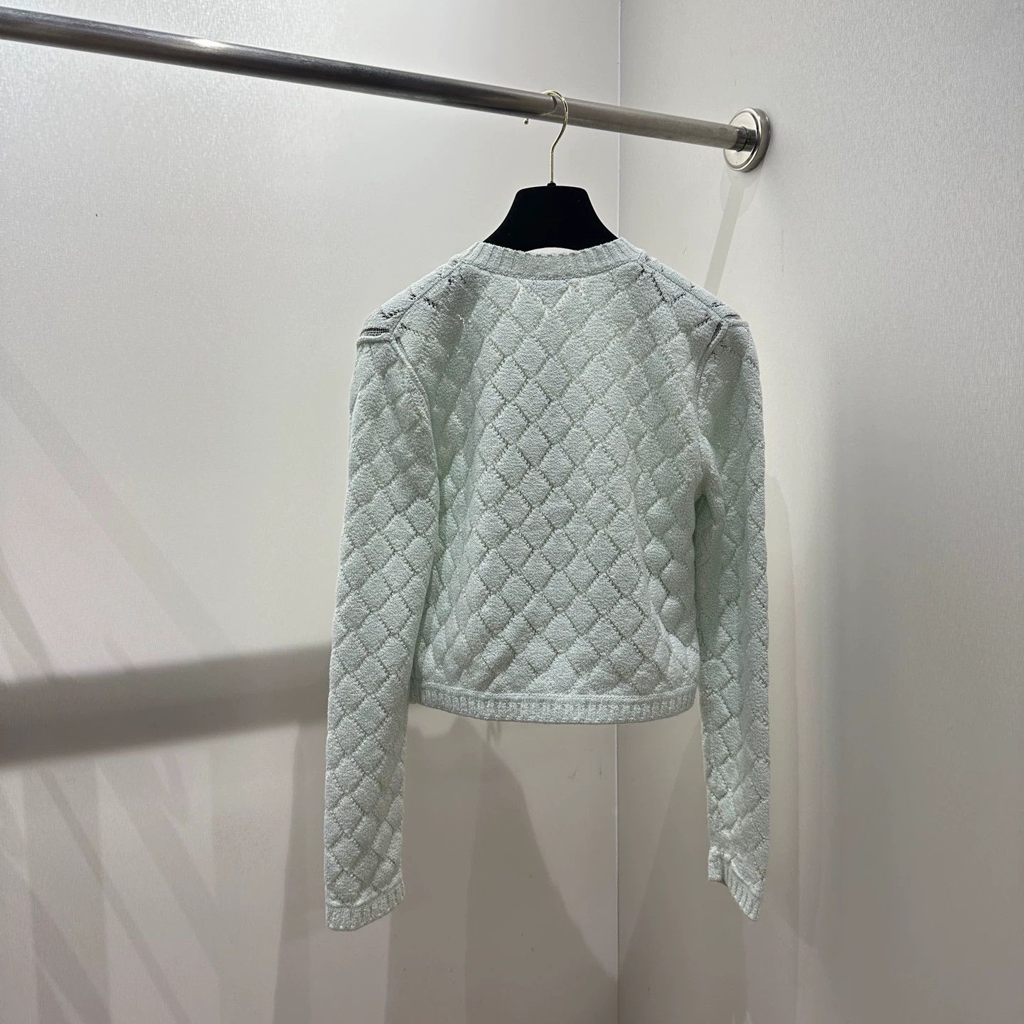 Chanel Chanel apr113 Mint Green Quilted CrysBtn Knit Cardi Size XS / US 0-2 / IT 36-38 - 2 Thumbnail