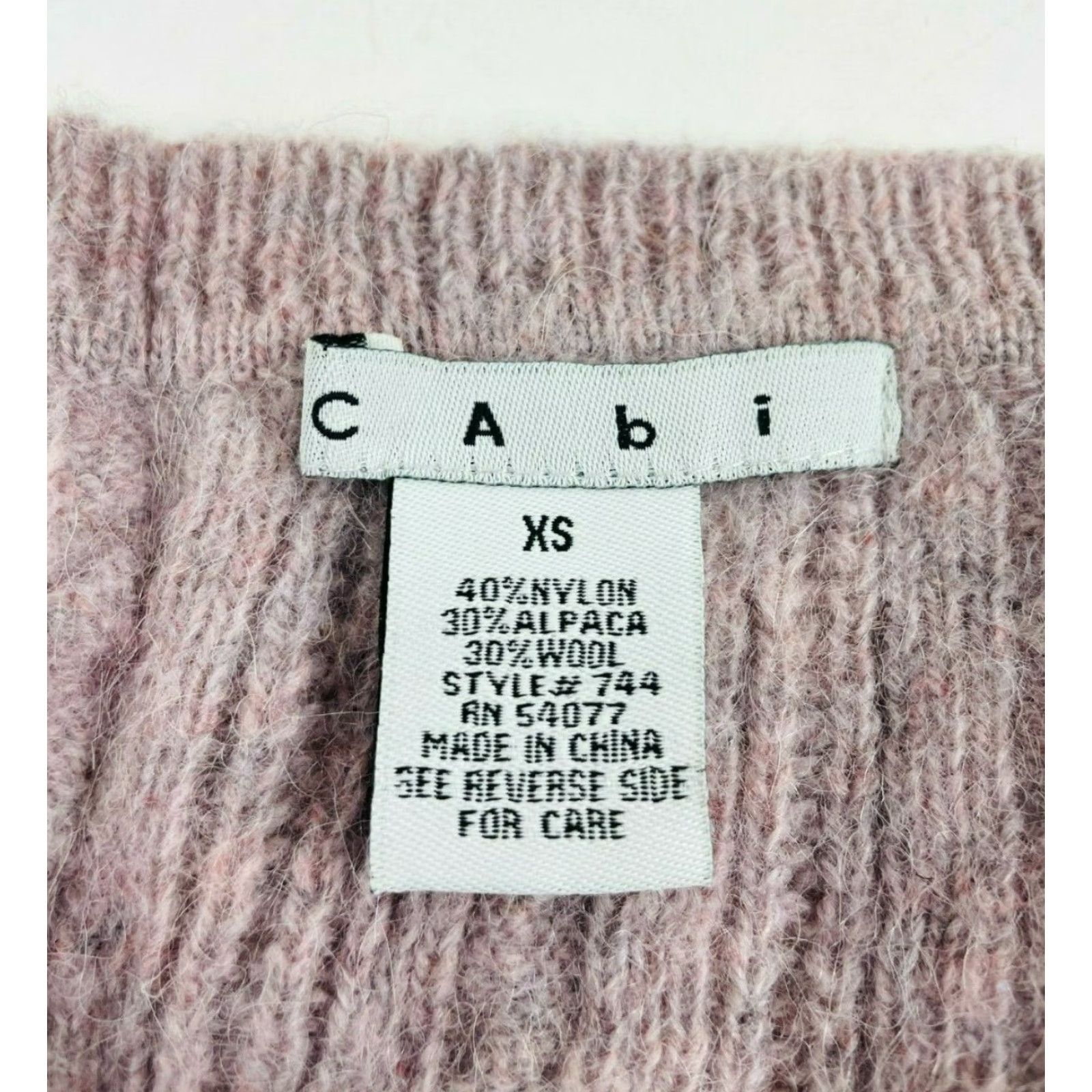 Vintage CAbi Sweater Women's XS Pink Pullover Alpaca Wool Blend Cable-Knit V-Neck Size XS / US 0-2 / IT 36-38 - 5 Thumbnail