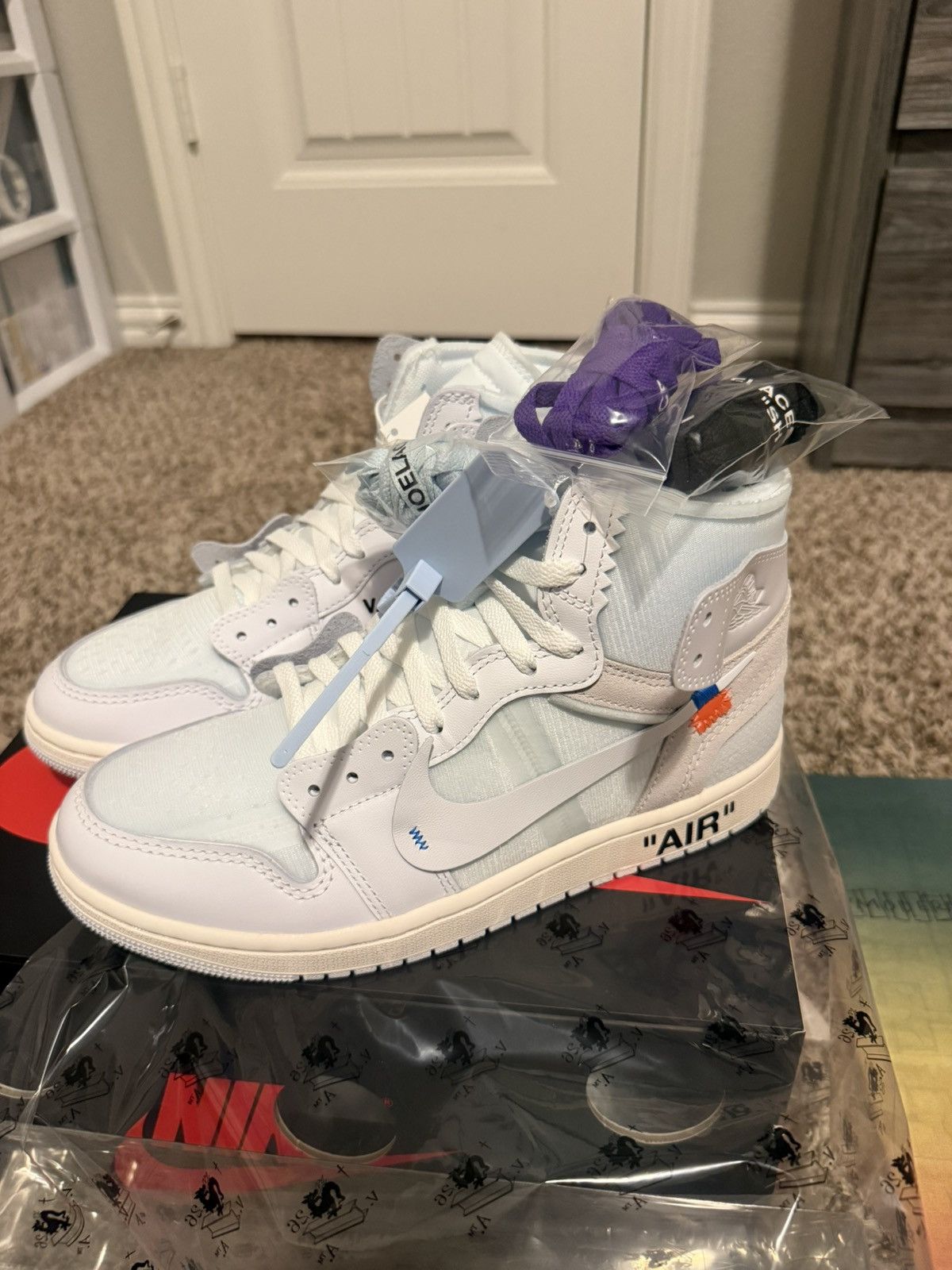 Virgil Abloh Jordan 1 Retro High Virgil Abloh Archive Alaska Size US 9 / EU 42 - 10 Thumbnail