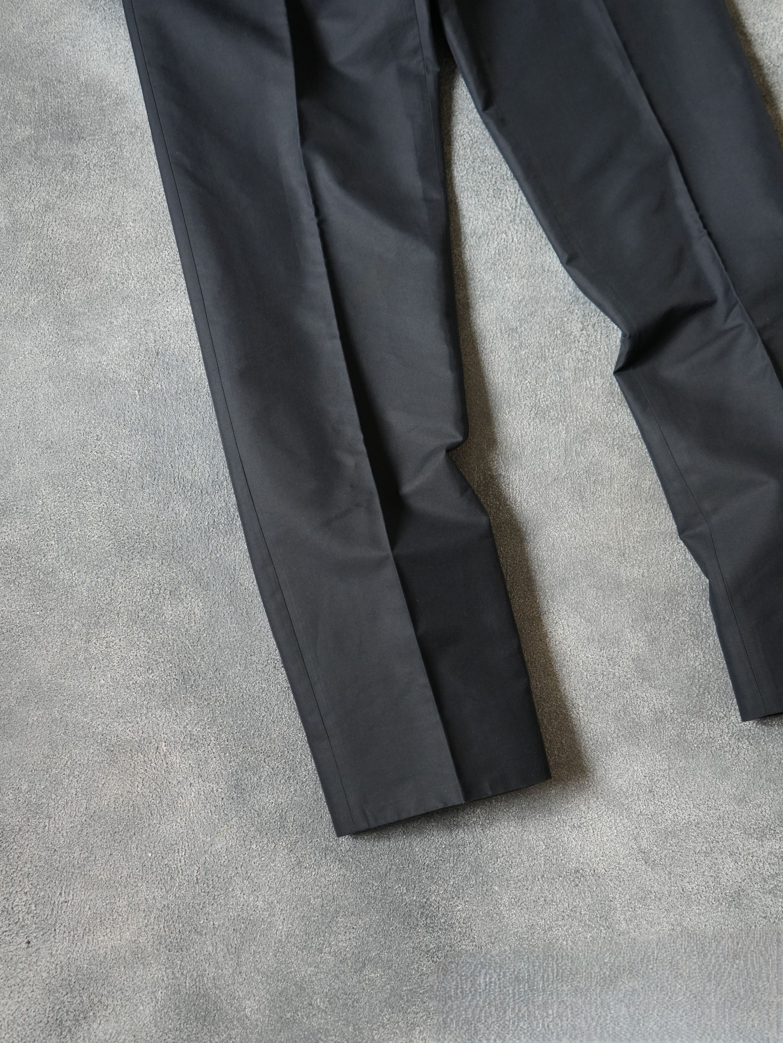 Alexander McQueen S/S 2007 Alexander McQueen RUNWAY Satin Detail Suit Size 52R - 16 Thumbnail