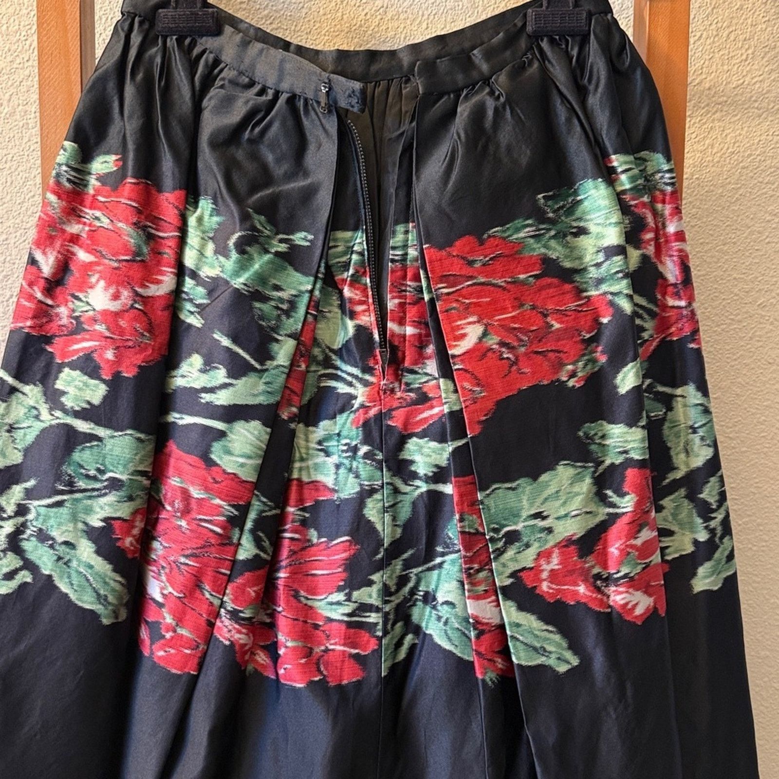 Other Vntg Adolfo silk Floral Black and Red Women's full Skirt Size 28" / US 6 / IT 42 - 5 Thumbnail