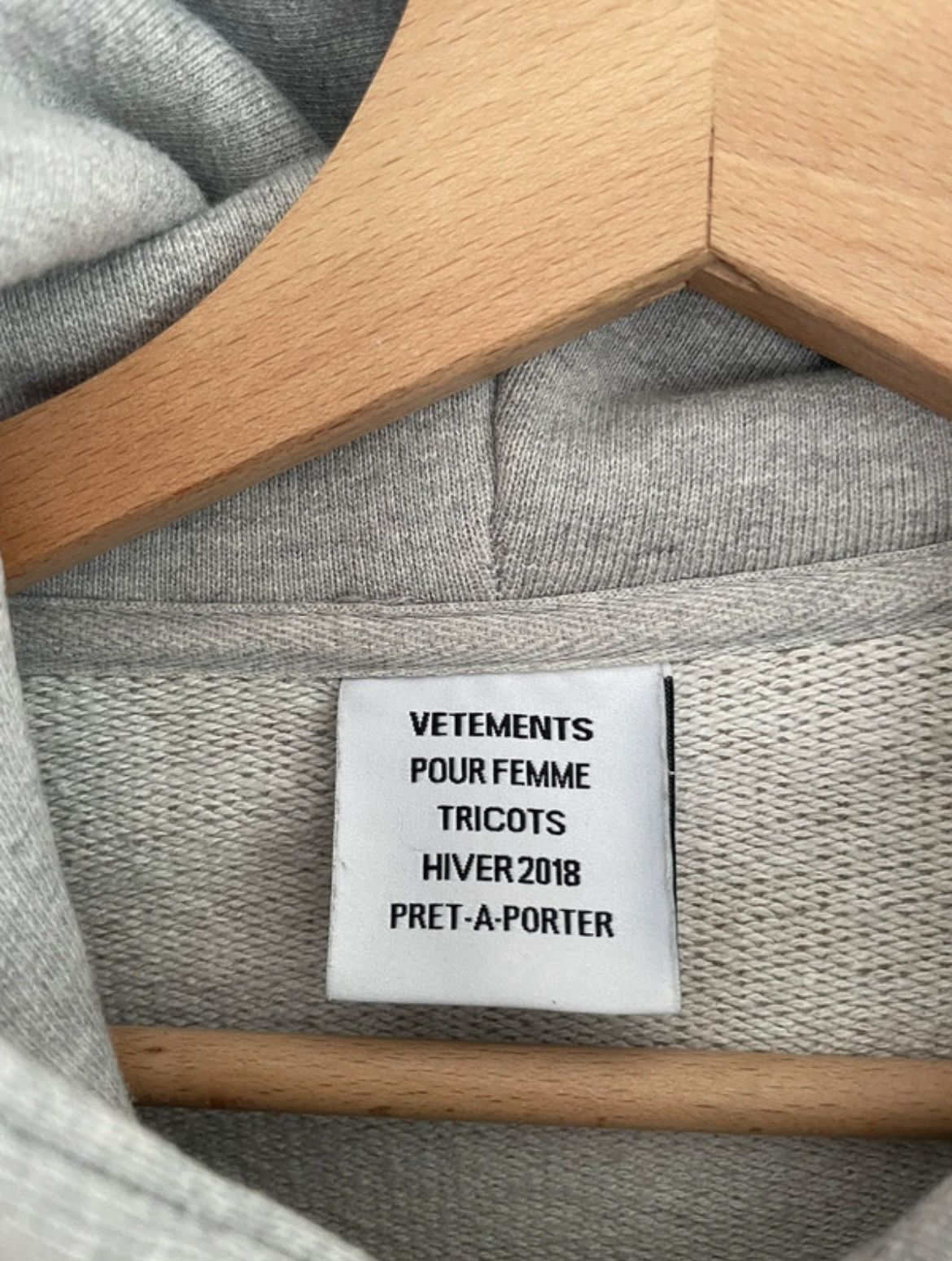 Vetements Vetements Misplaced Logo Hoodie Size US S / EU 44-46 / 1 - 7 Thumbnail