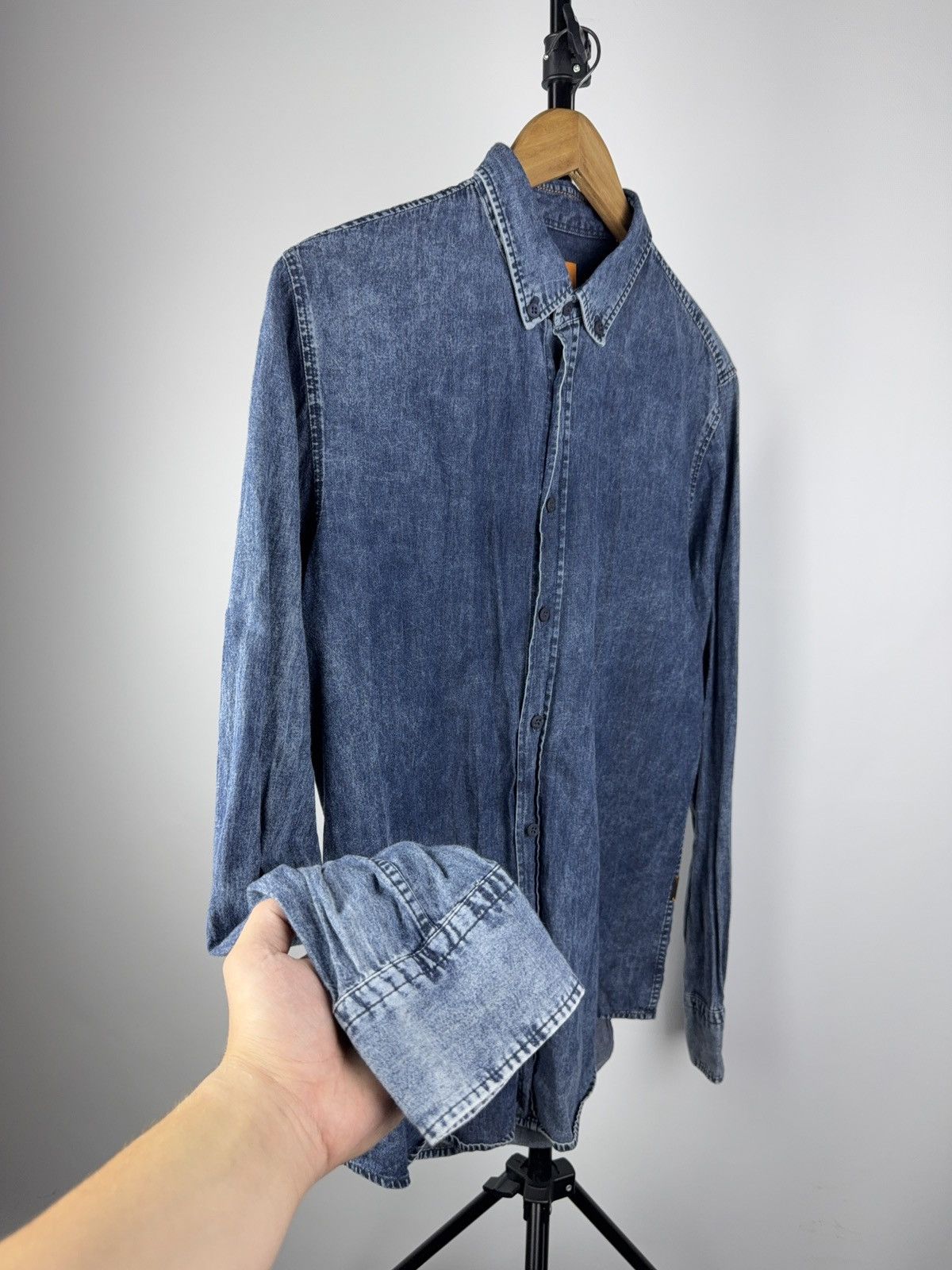 Hugo Boss Designer BOSS Hugo Boss Denim Shirt Slim Fit Casual Blue 00s Size US M / EU 48-50 / 2 - 2 Thumbnail