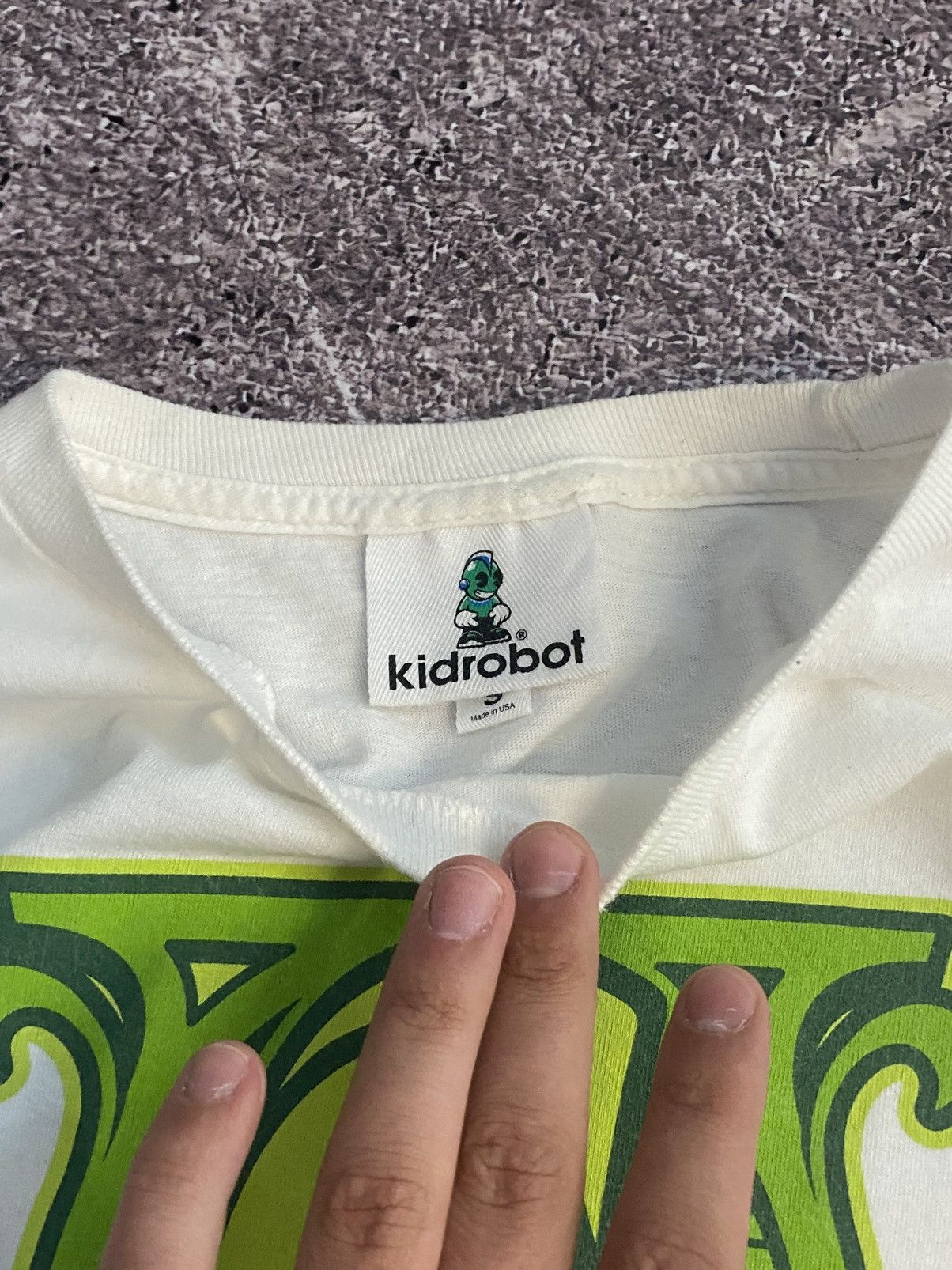 Kid Robot Kidrobot Y2K Graphic T-Shirt Vintage Style Size US S / EU 44-46 / 1 - 2 Thumbnail