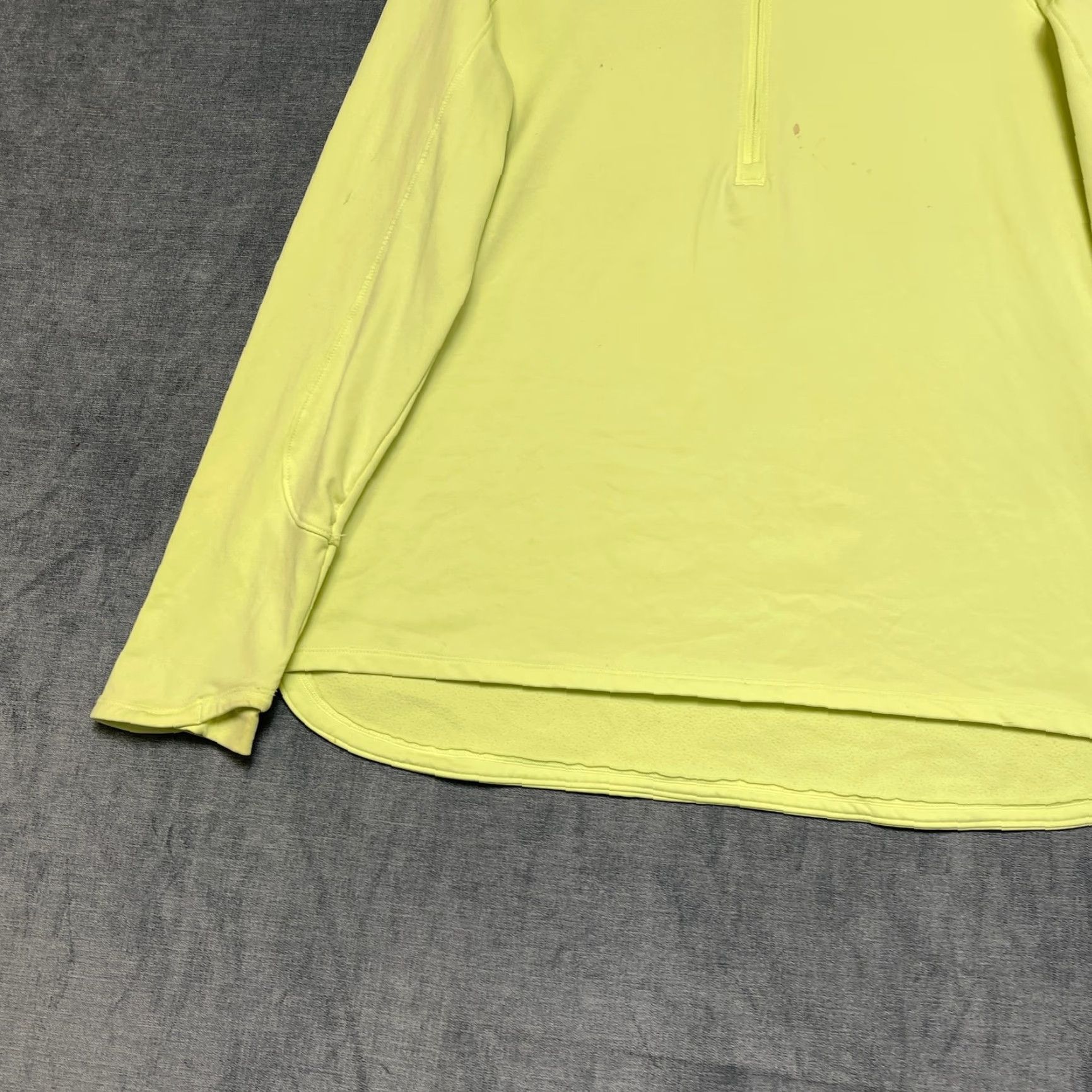 Under Armour Under Armour ColdGear Thermal Shirt Womens Large Yellow Fitted Logo Hi Low Hem Size L / US 10 / IT 46 - 3 Thumbnail