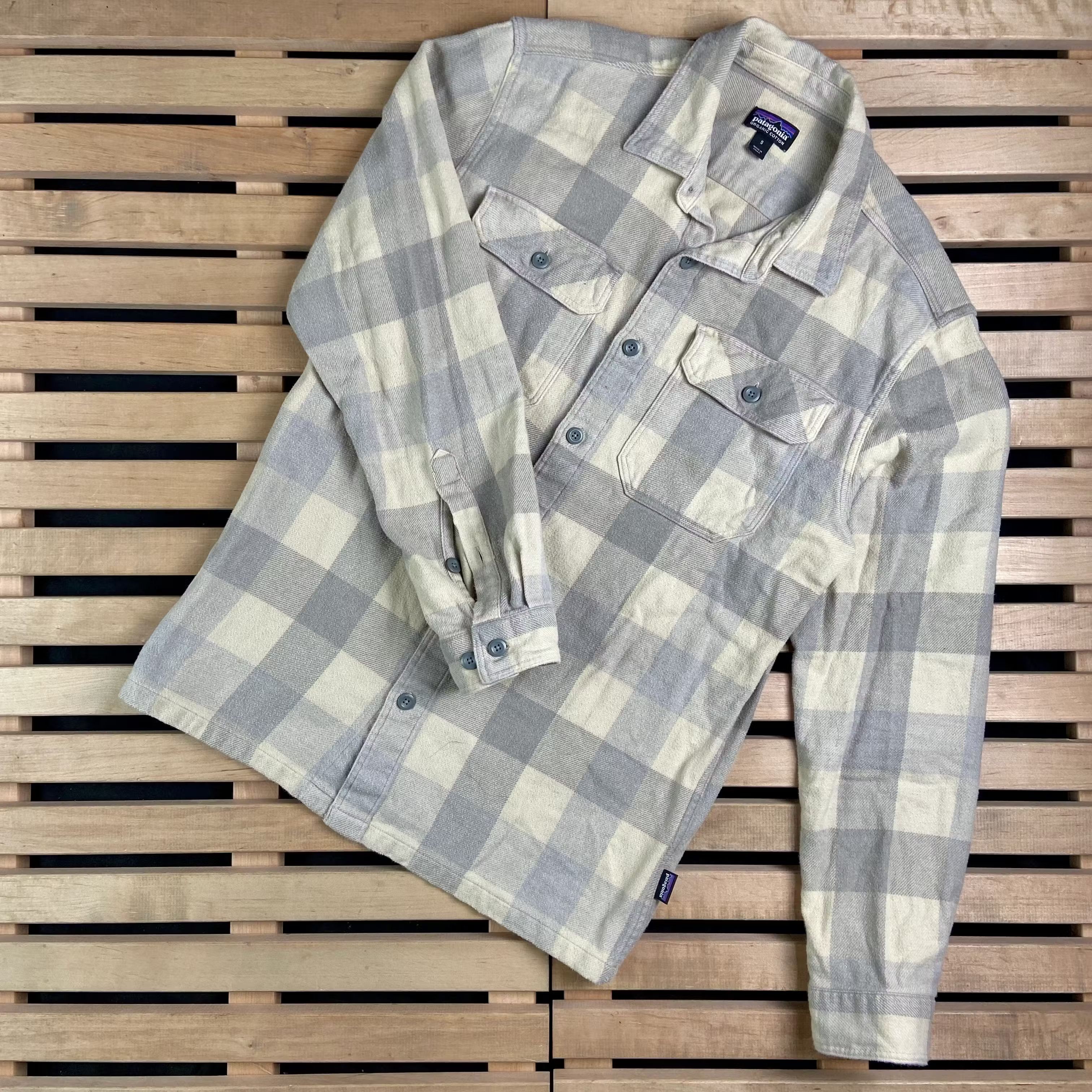 Patagonia Mens Shirt Long Sleeve Patagonia Size L Organic Cotton Size US L / EU 52-54 / 3 - 1 Thumbnail