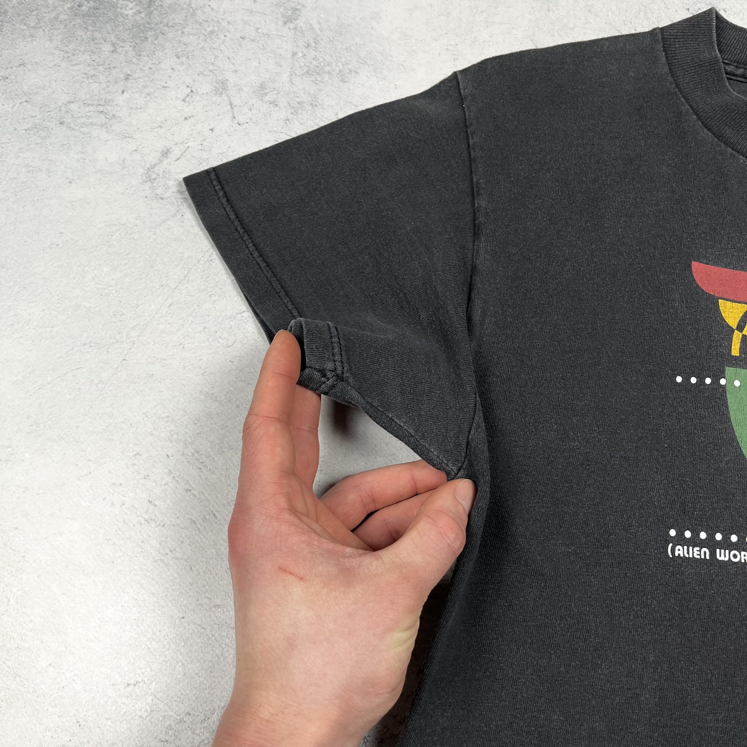 Alien Workshop Vintage Alien Workshop Rare Sunfaded T Shirt 90’s Size US S / EU 44-46 / 1 - 11 Thumbnail