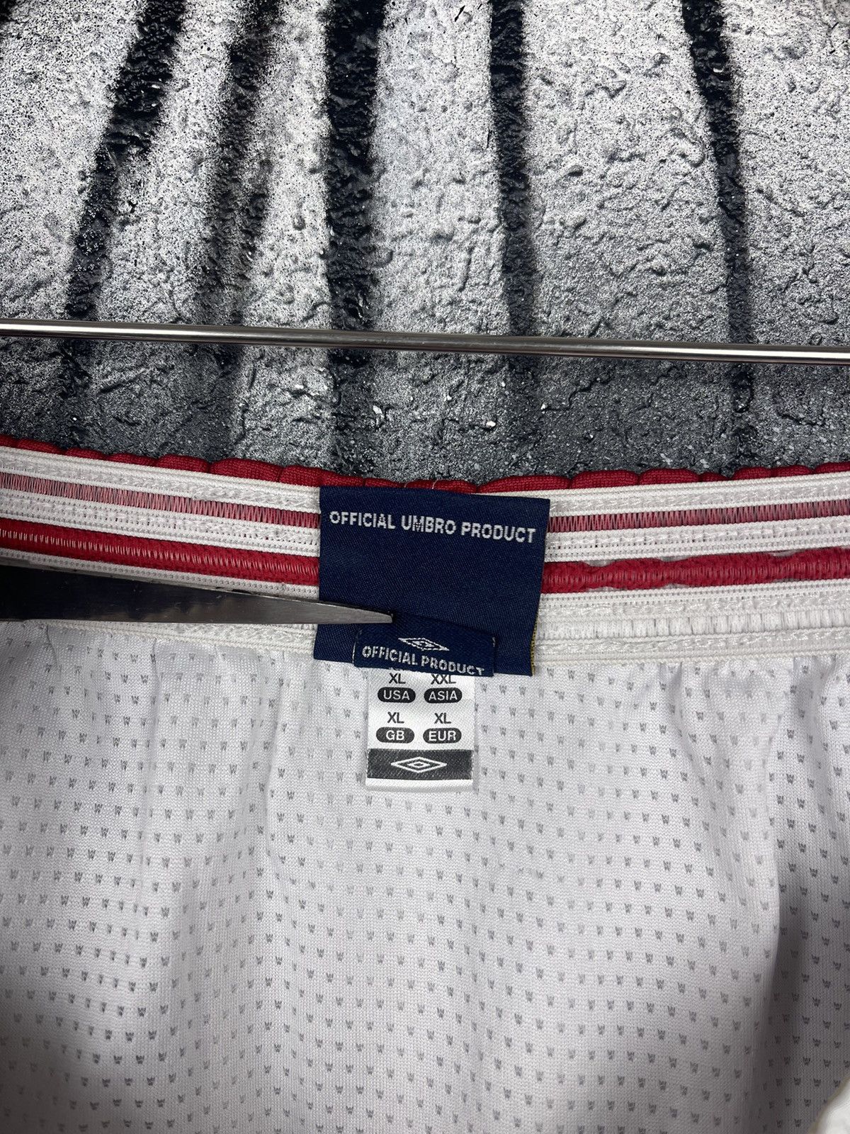 Umbro Umbro England National Football Team Vintage White Soccer Shorts Men’s Size XL Size US 36 / EU 52 - 7 Thumbnail