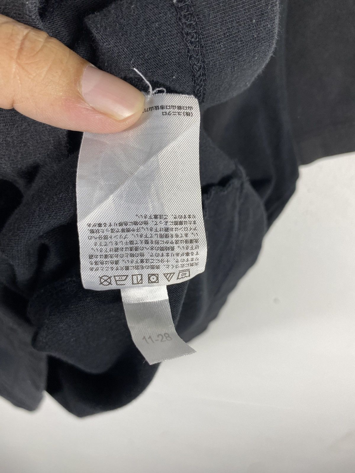 Uniqlo Uniqlo X 80s Movie Flashdance Big Print On Back T-Shirt Size US XL / EU 56 / 4 - 9 Thumbnail