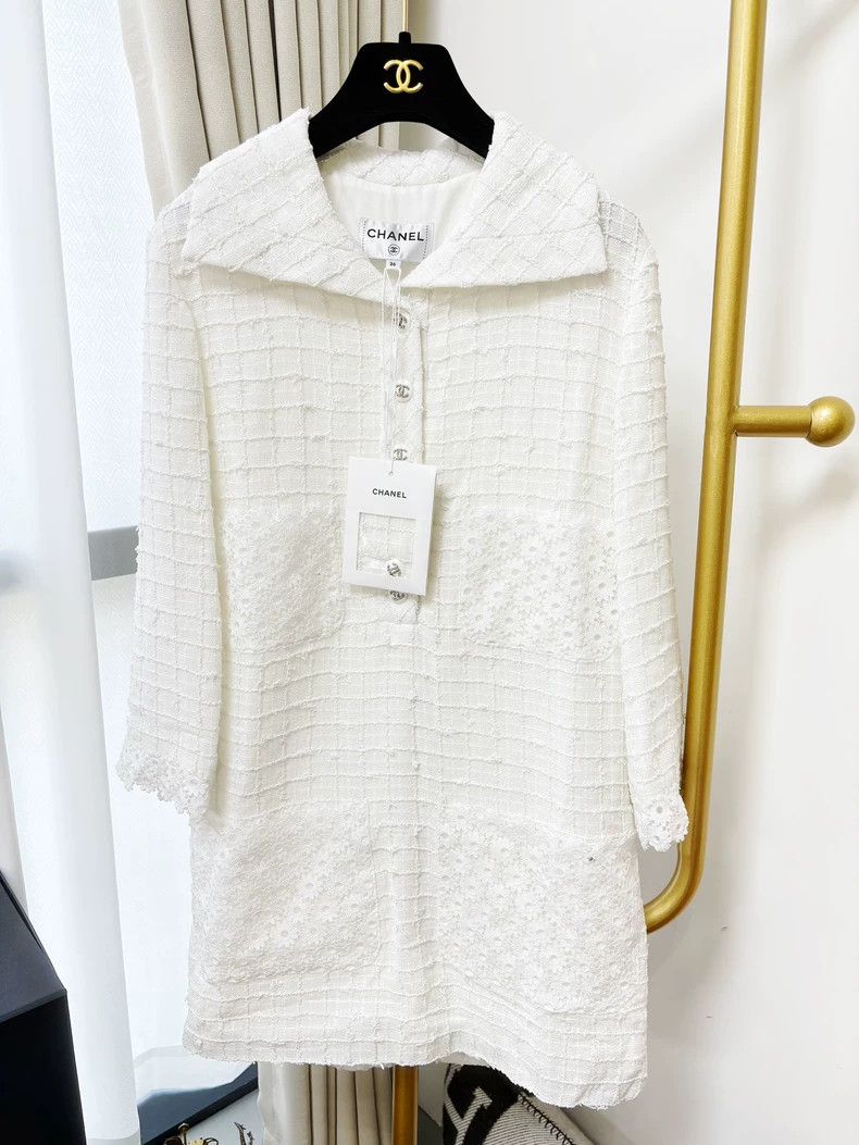 Chanel Chanel 21C Sunset Series White Flower Lace Long Sleeve Twe Size XS / US 0-2 / IT 36-38 - 1 Thumbnail
