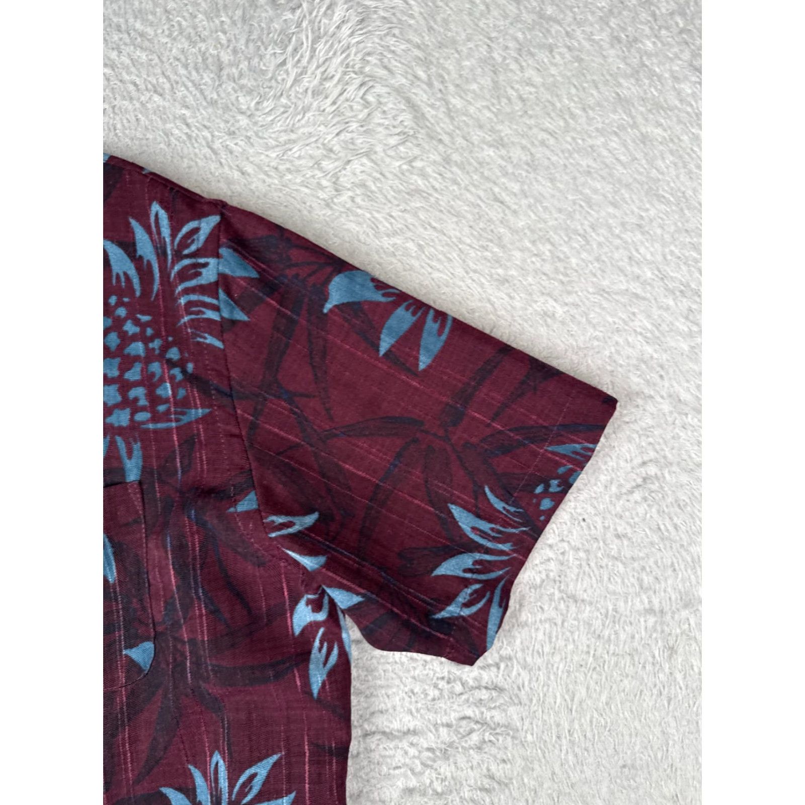 Van Heusen VINTAGE Van Heusen Shirt Adult Small Red Floral Pineapple Button Up Polyester Hawaiian Size US S / EU 44-46 / 1 - 2 Thumbnail